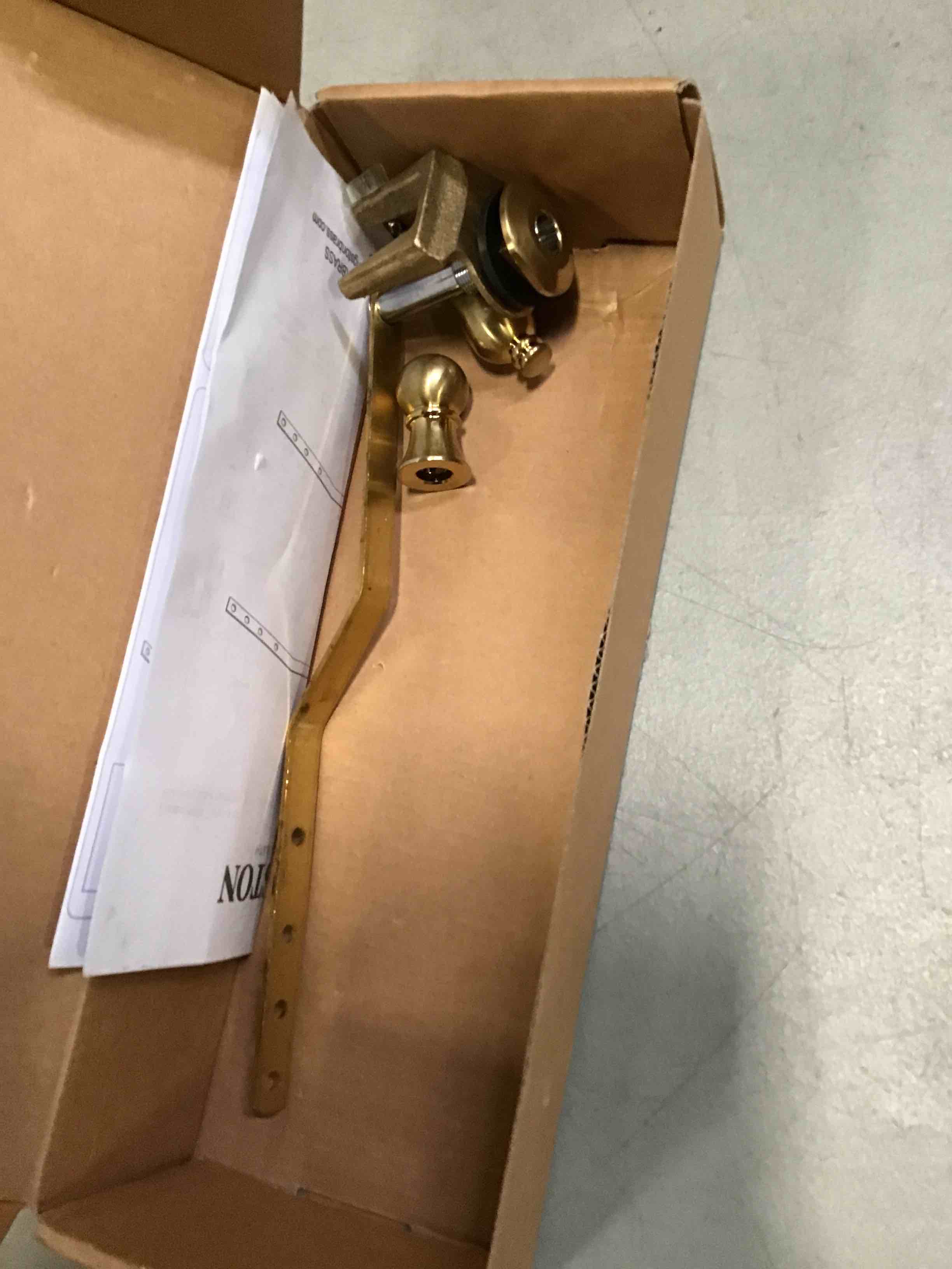 https://s3.amazonaws.com/lotting-images-prod/bidfta/BLU6732974_1720182957014.jpeg