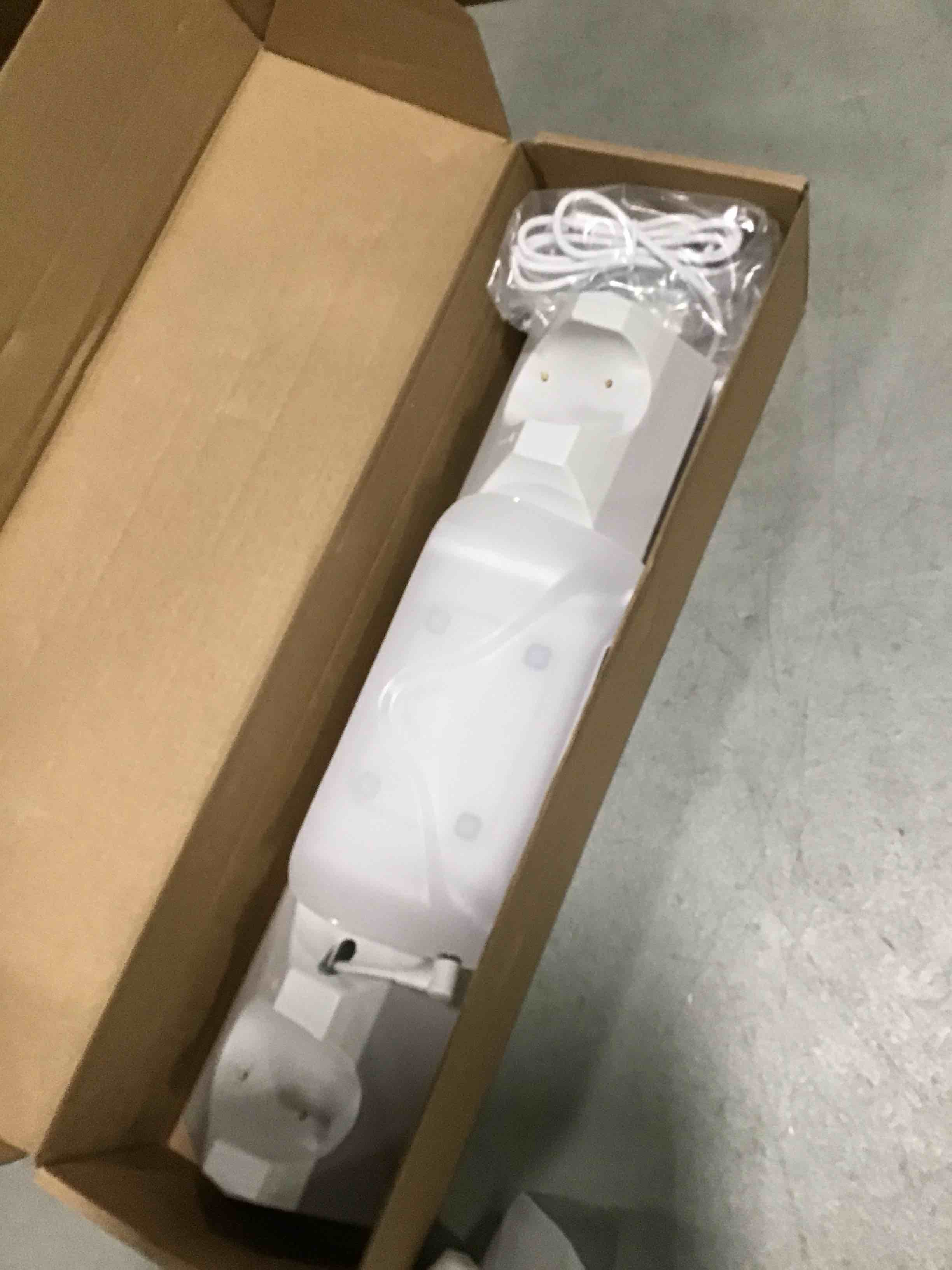 https://s3.amazonaws.com/lotting-images-prod/bidfta/BLU6733097_1720192461603.jpeg