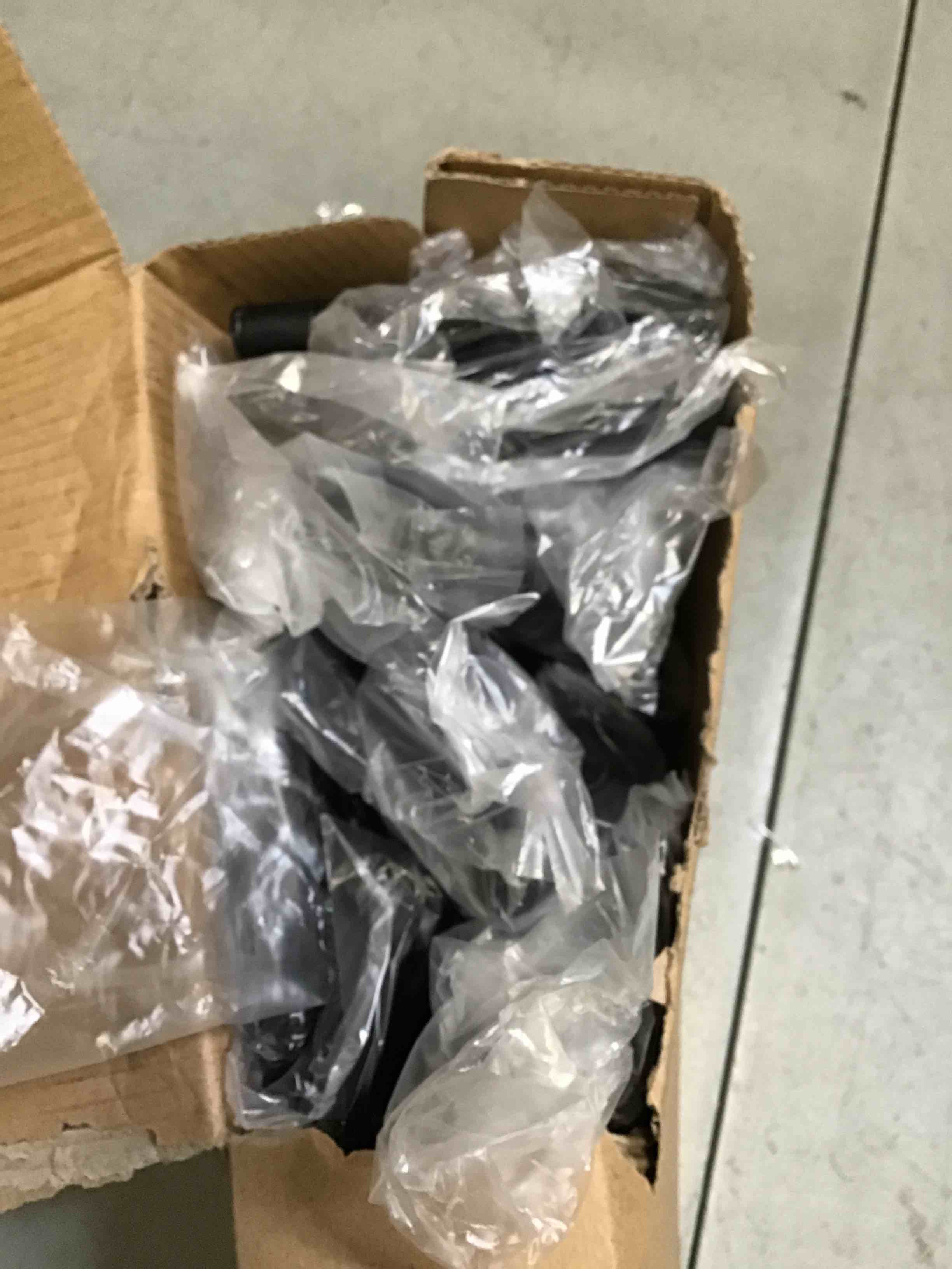 https://s3.amazonaws.com/lotting-images-prod/bidfta/BLU6733181_1720204119603.jpeg