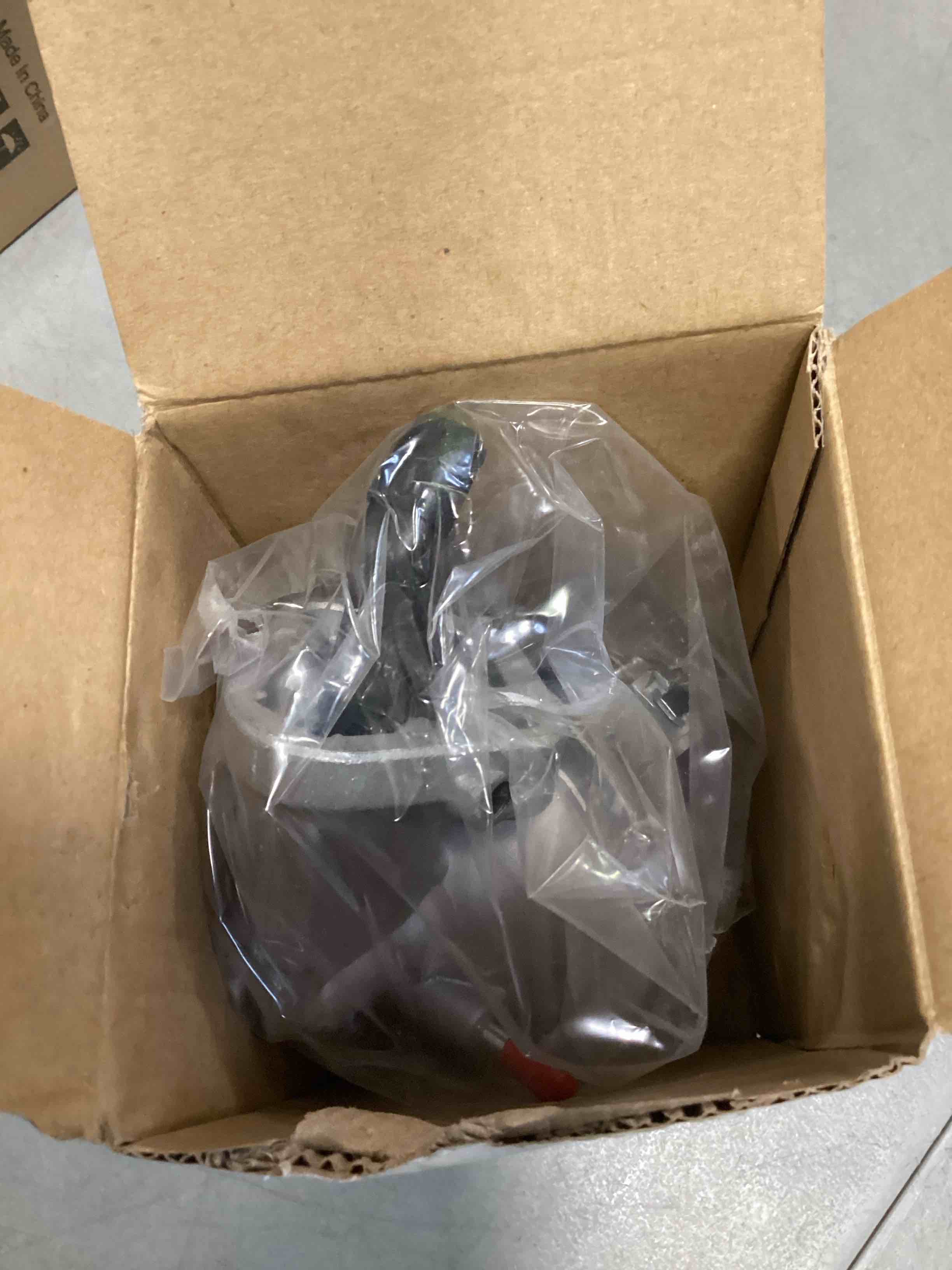 https://s3.amazonaws.com/lotting-images-prod/bidfta/BLU6733725_1720615385238.jpeg