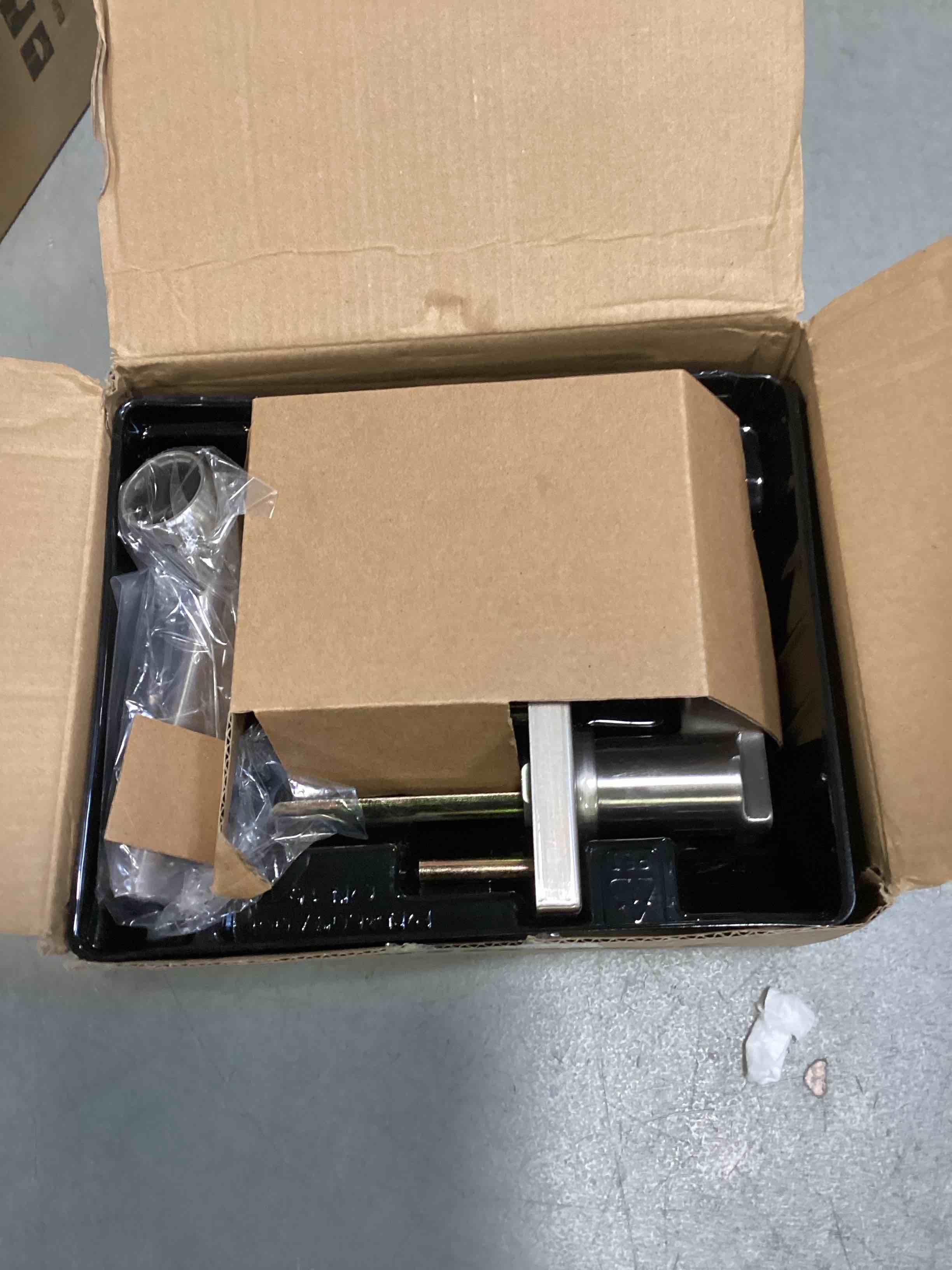 https://s3.amazonaws.com/lotting-images-prod/bidfta/BLU6733731_1720615992389.jpeg