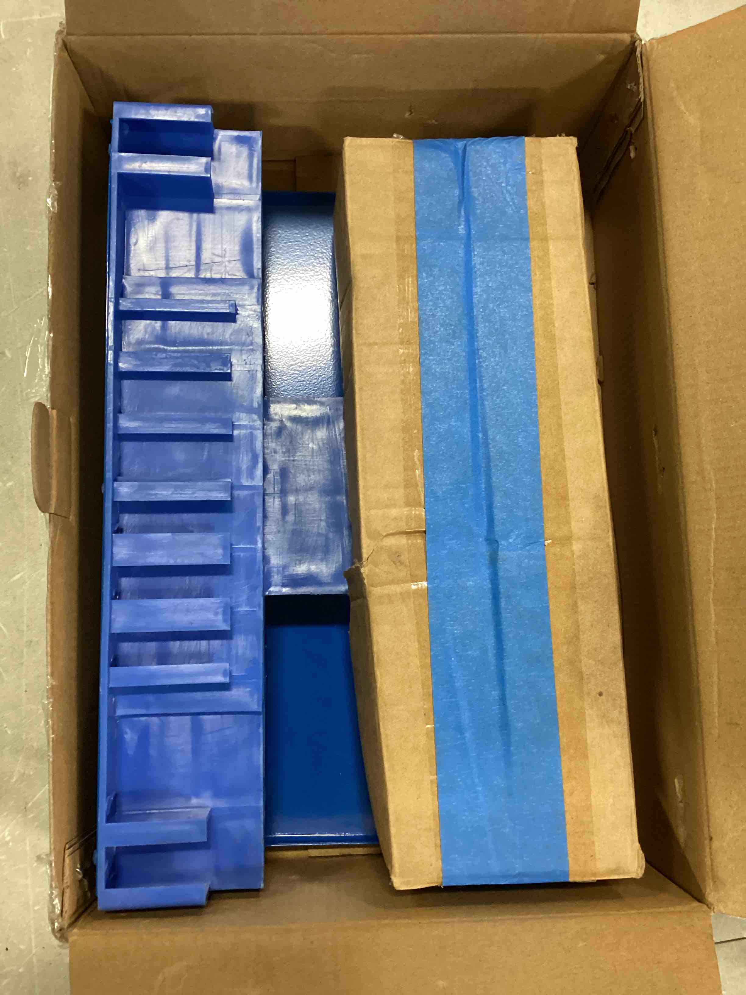 https://s3.amazonaws.com/lotting-images-prod/bidfta/BLU6734965_1720449302015.jpeg