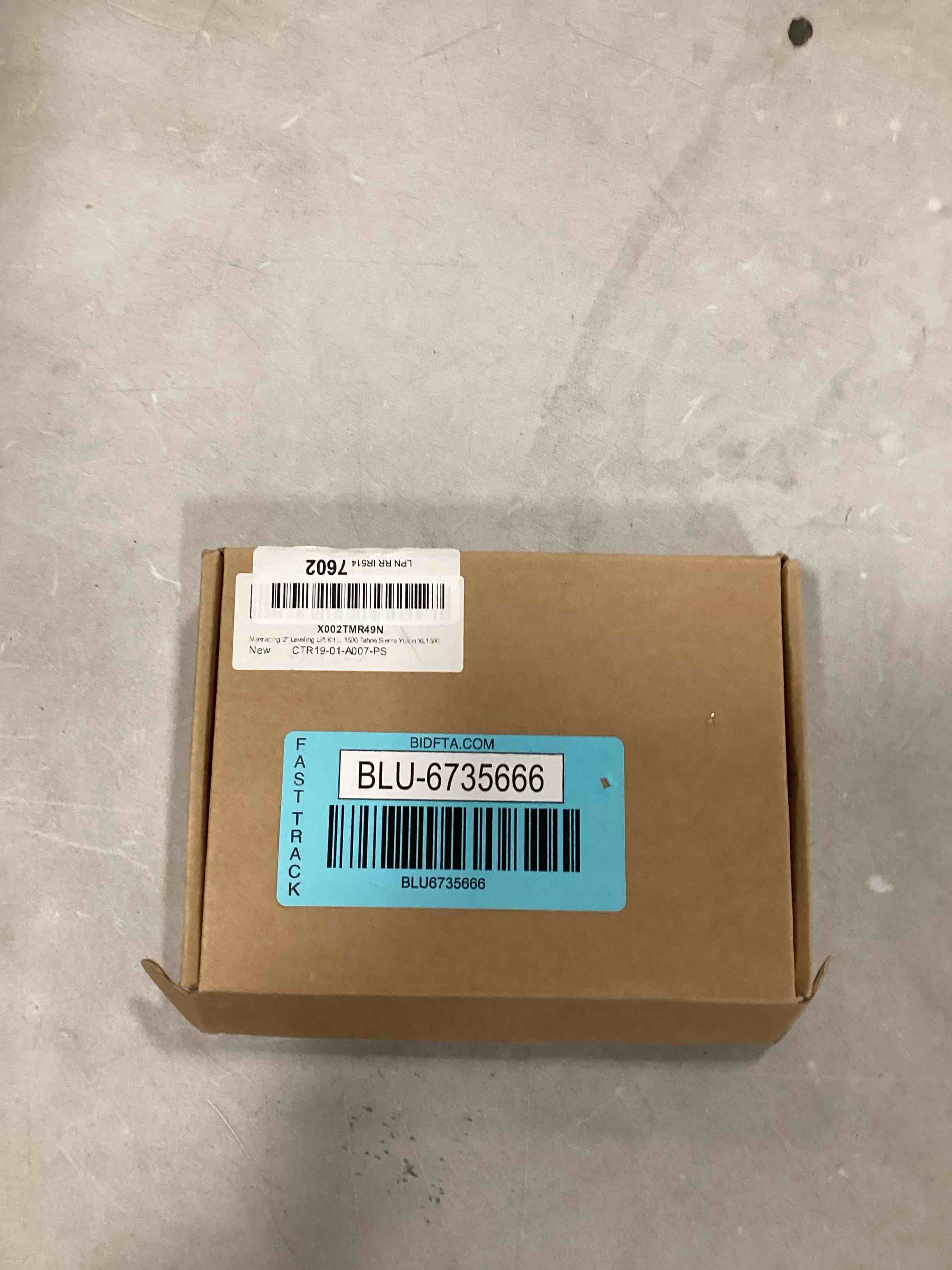 https://s3.amazonaws.com/lotting-images-prod/bidfta/BLU6735666_1720185905801.jpeg
