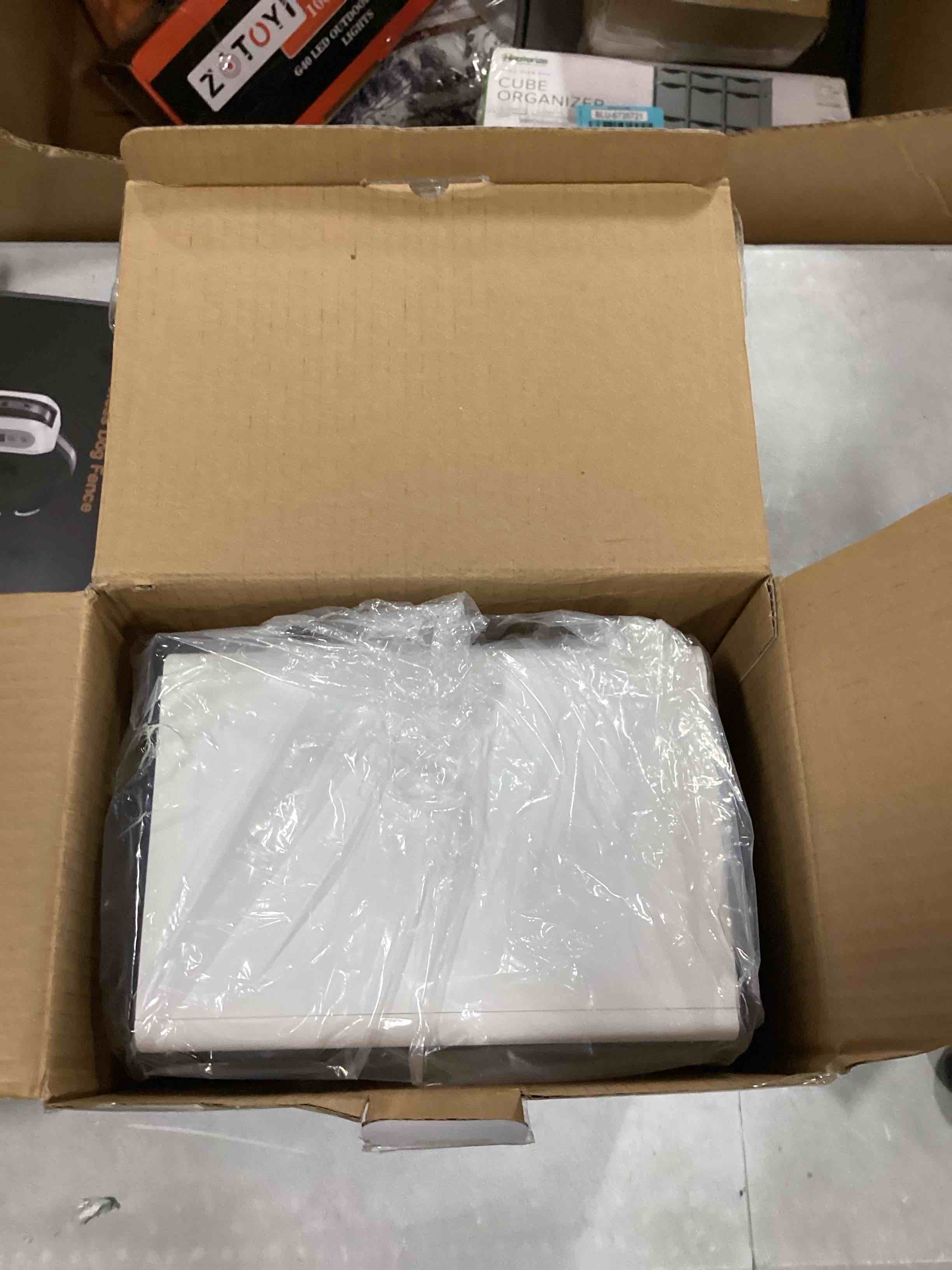 https://s3.amazonaws.com/lotting-images-prod/bidfta/BLU6735726_1720193975667.jpeg
