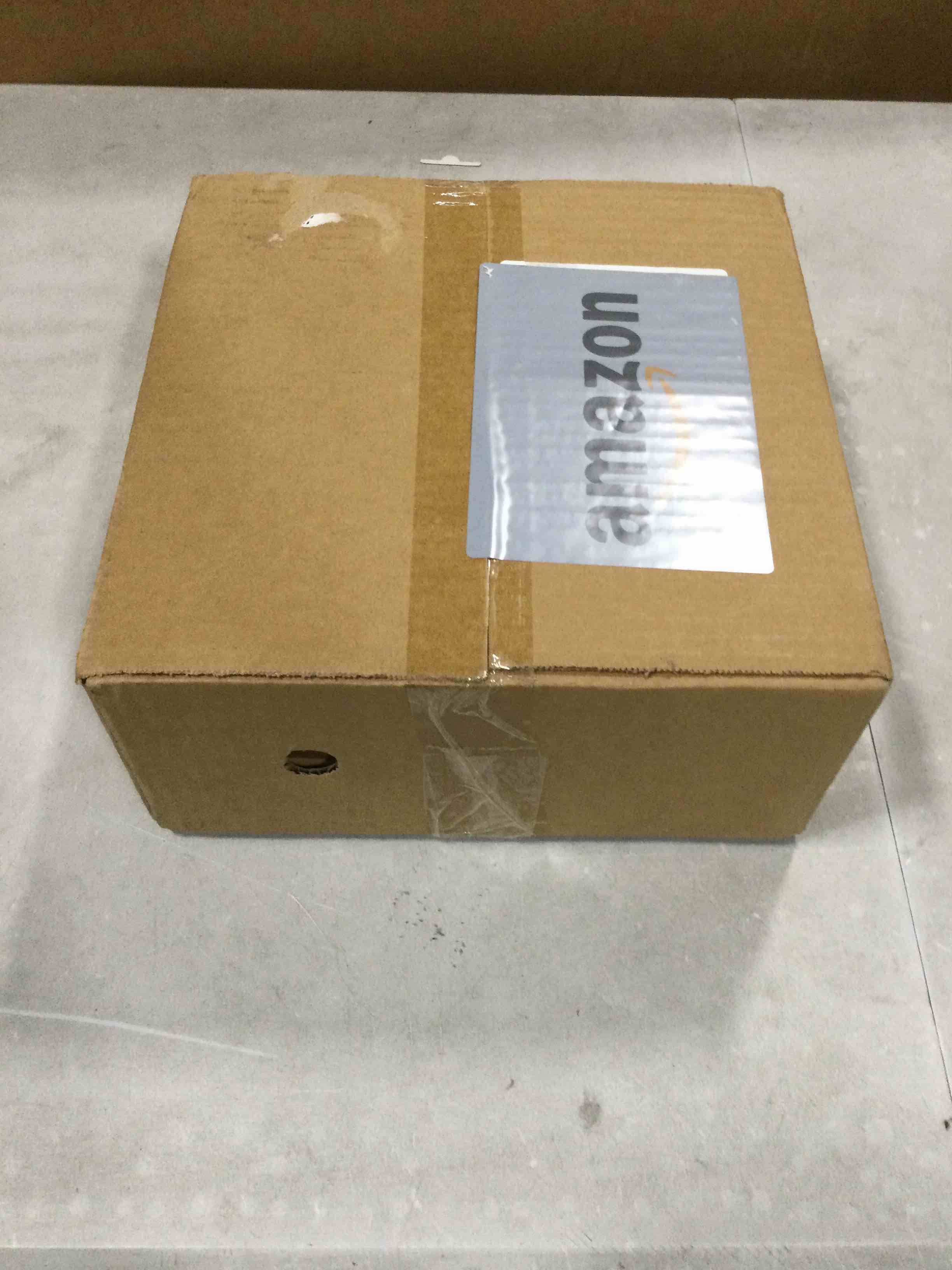https://s3.amazonaws.com/lotting-images-prod/bidfta/BLU6735856_1720442403123.jpeg