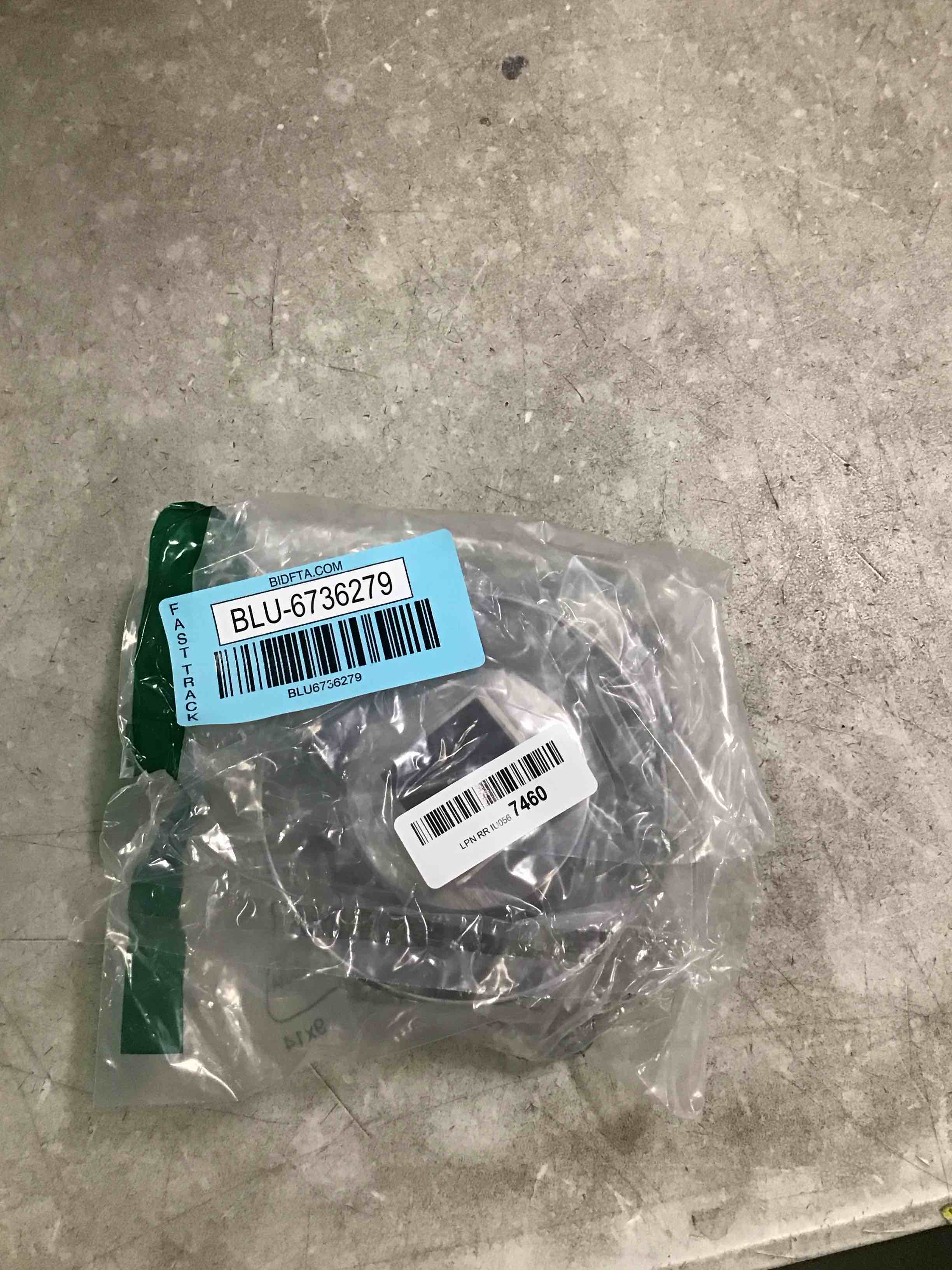 https://s3.amazonaws.com/lotting-images-prod/bidfta/BLU6736279_1720623308903.jpeg