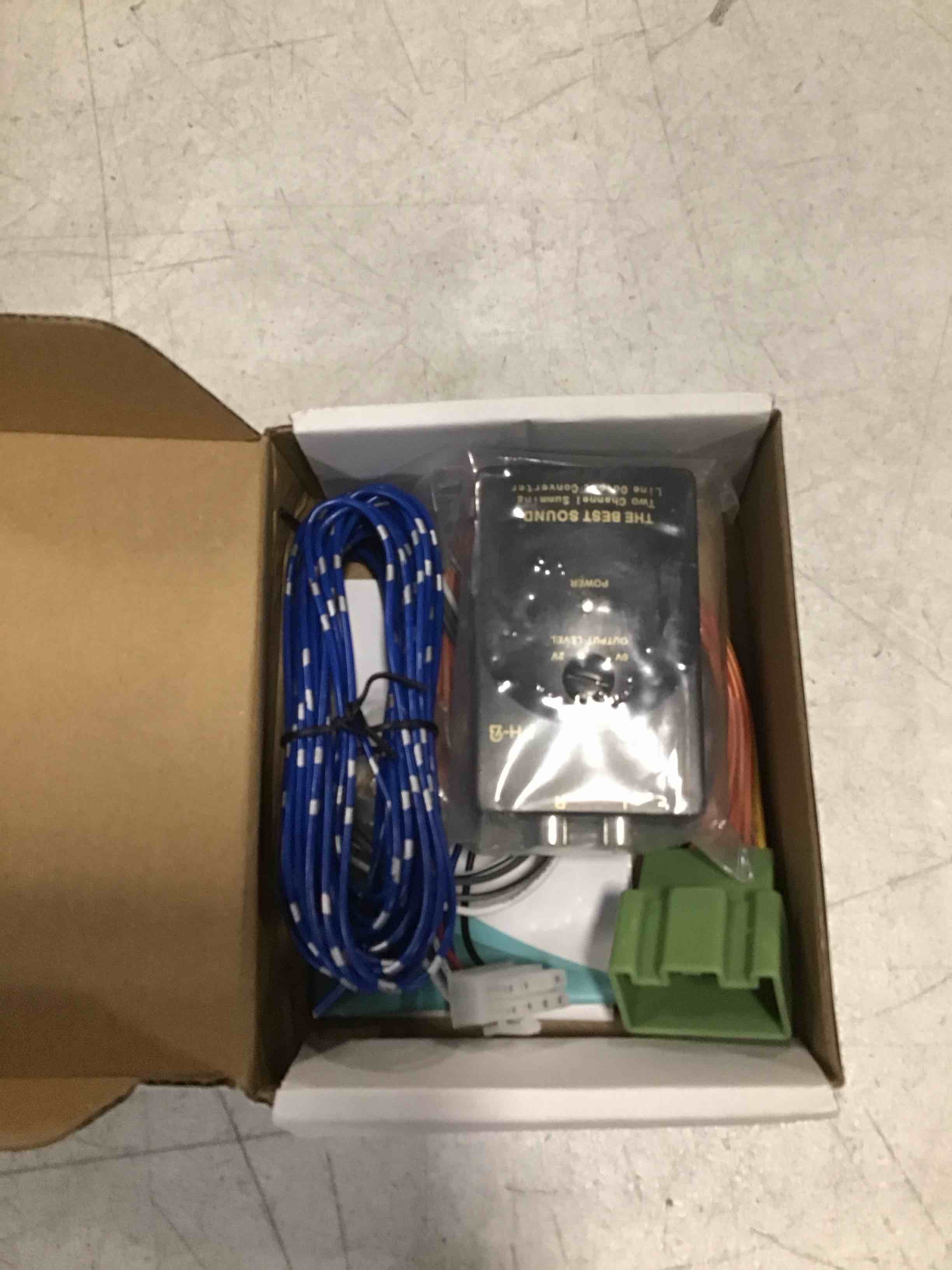 https://s3.amazonaws.com/lotting-images-prod/bidfta/BLU6737746_1720181998963.jpeg