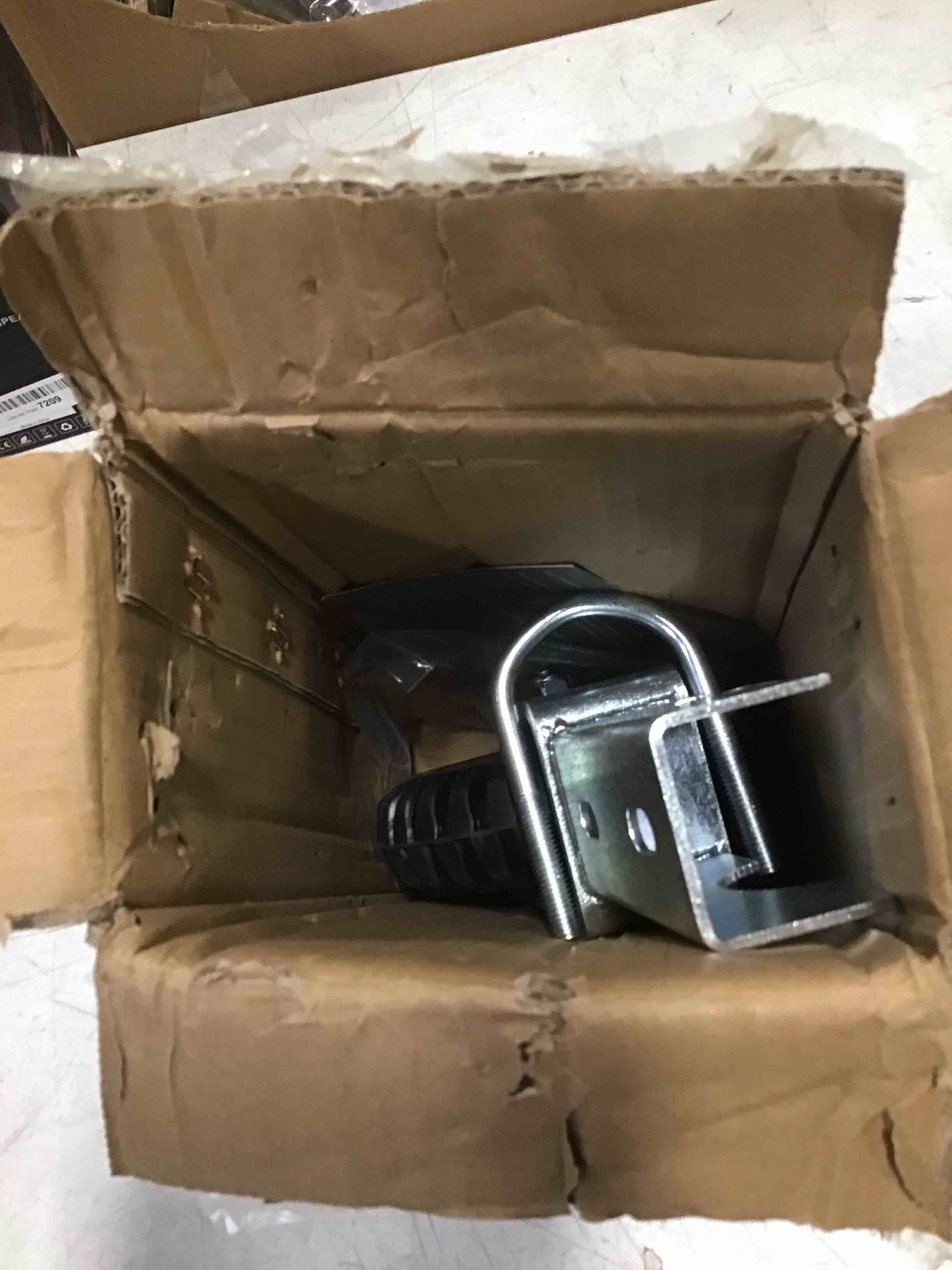https://s3.amazonaws.com/lotting-images-prod/bidfta/BLU6737799_1720187300619.jpeg