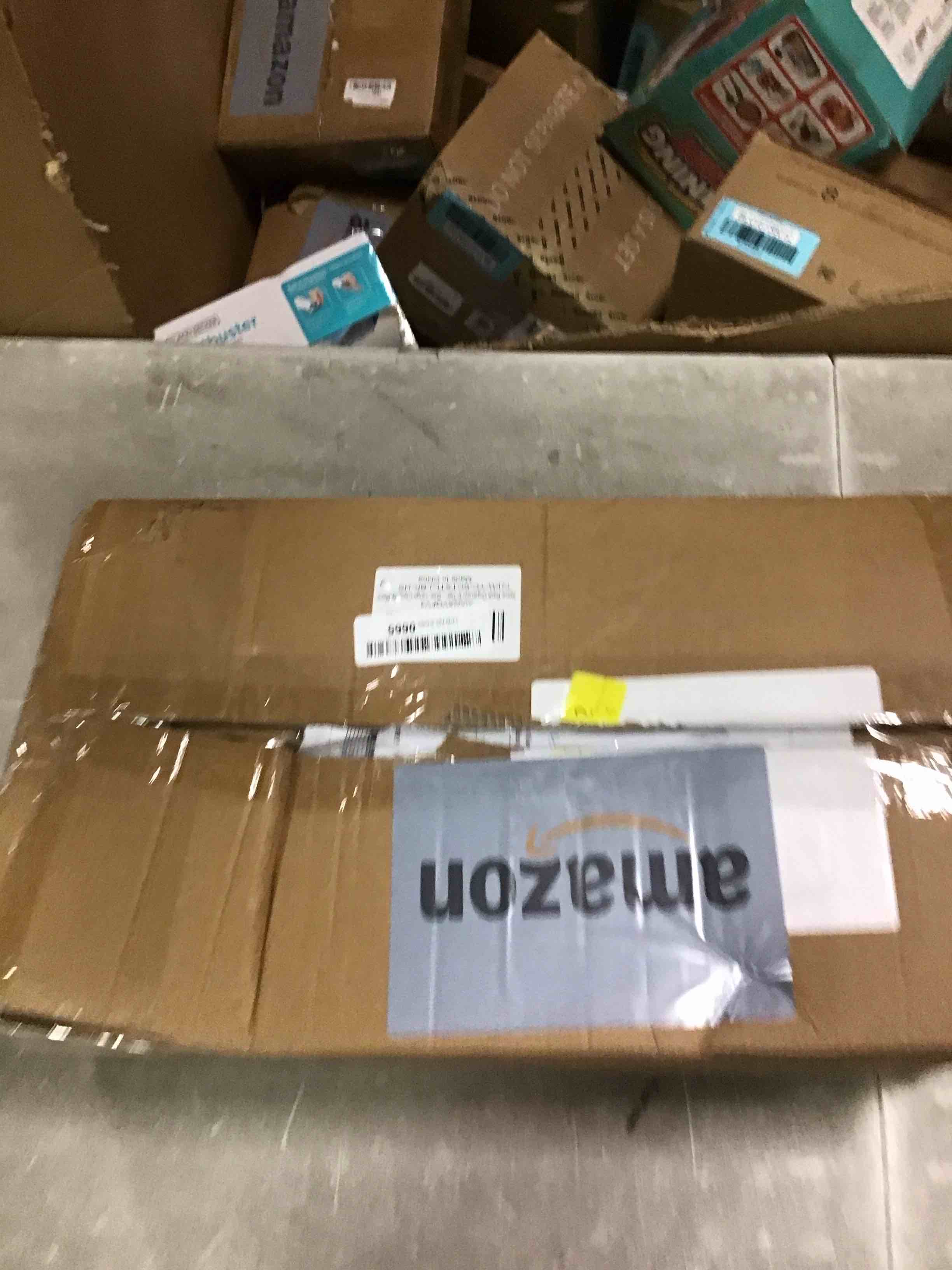https://s3.amazonaws.com/lotting-images-prod/bidfta/BLU6738038_1720445320071.jpeg