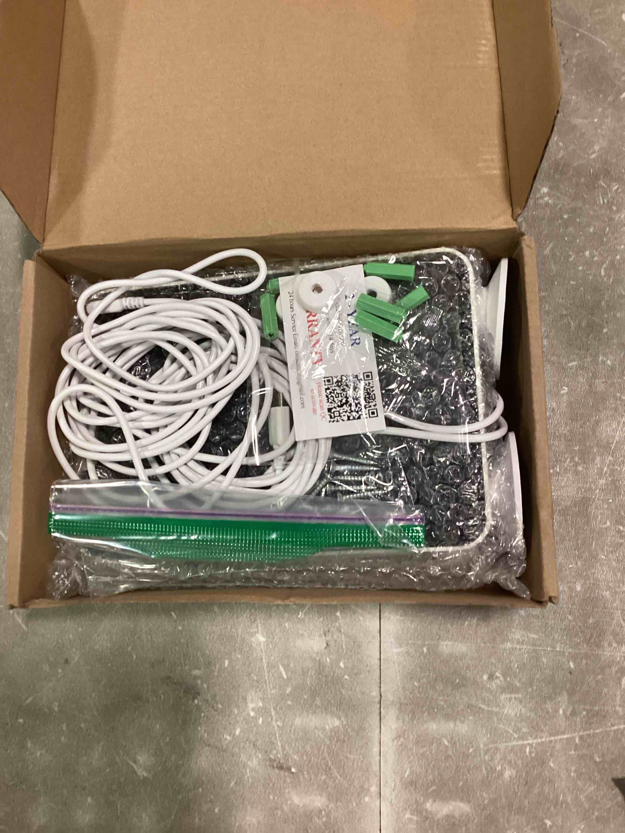 https://s3.amazonaws.com/lotting-images-prod/bidfta/BLU6738321_1720532037968.jpeg
