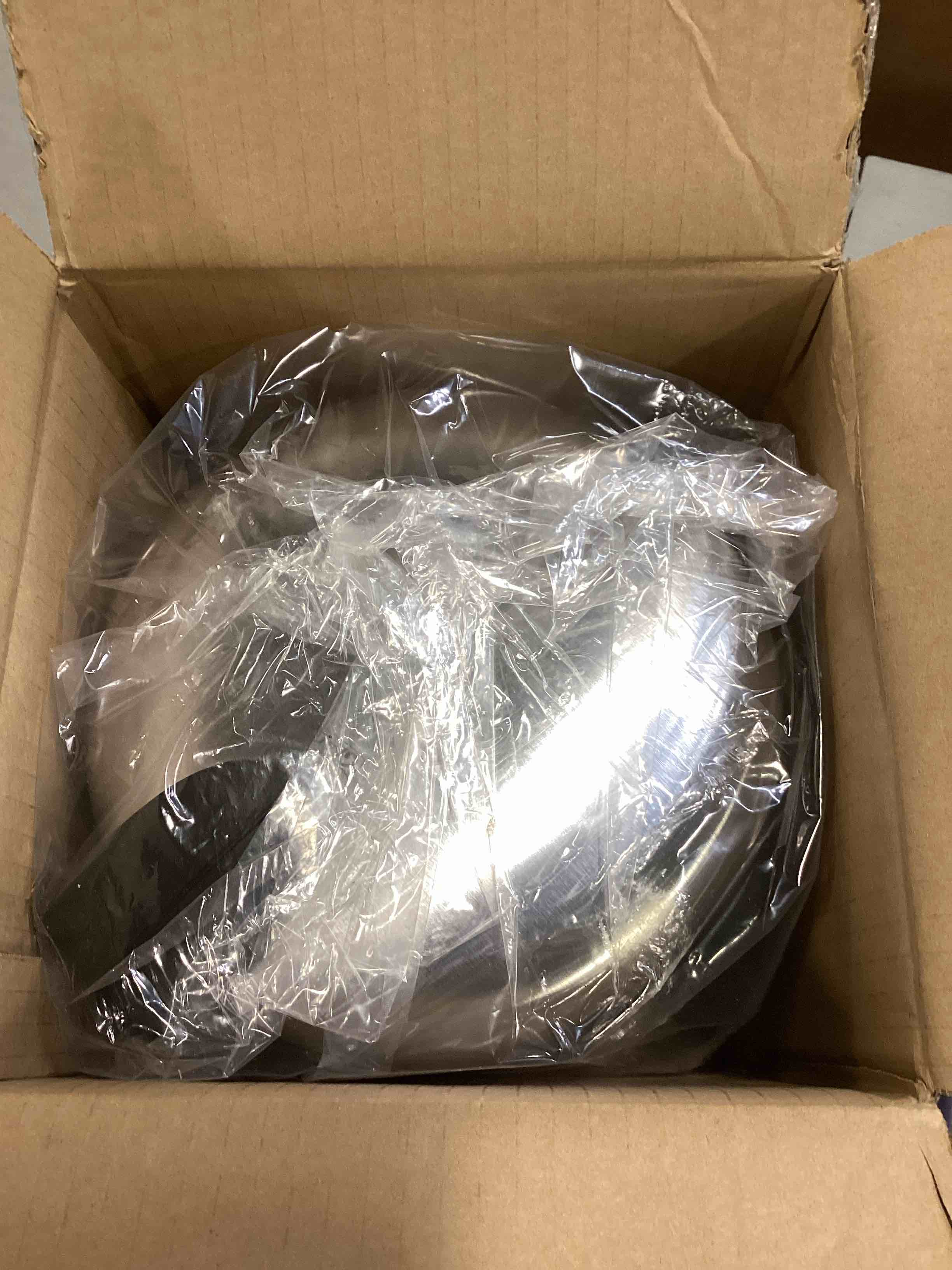https://s3.amazonaws.com/lotting-images-prod/bidfta/BLU6738589_1720008363921.jpeg