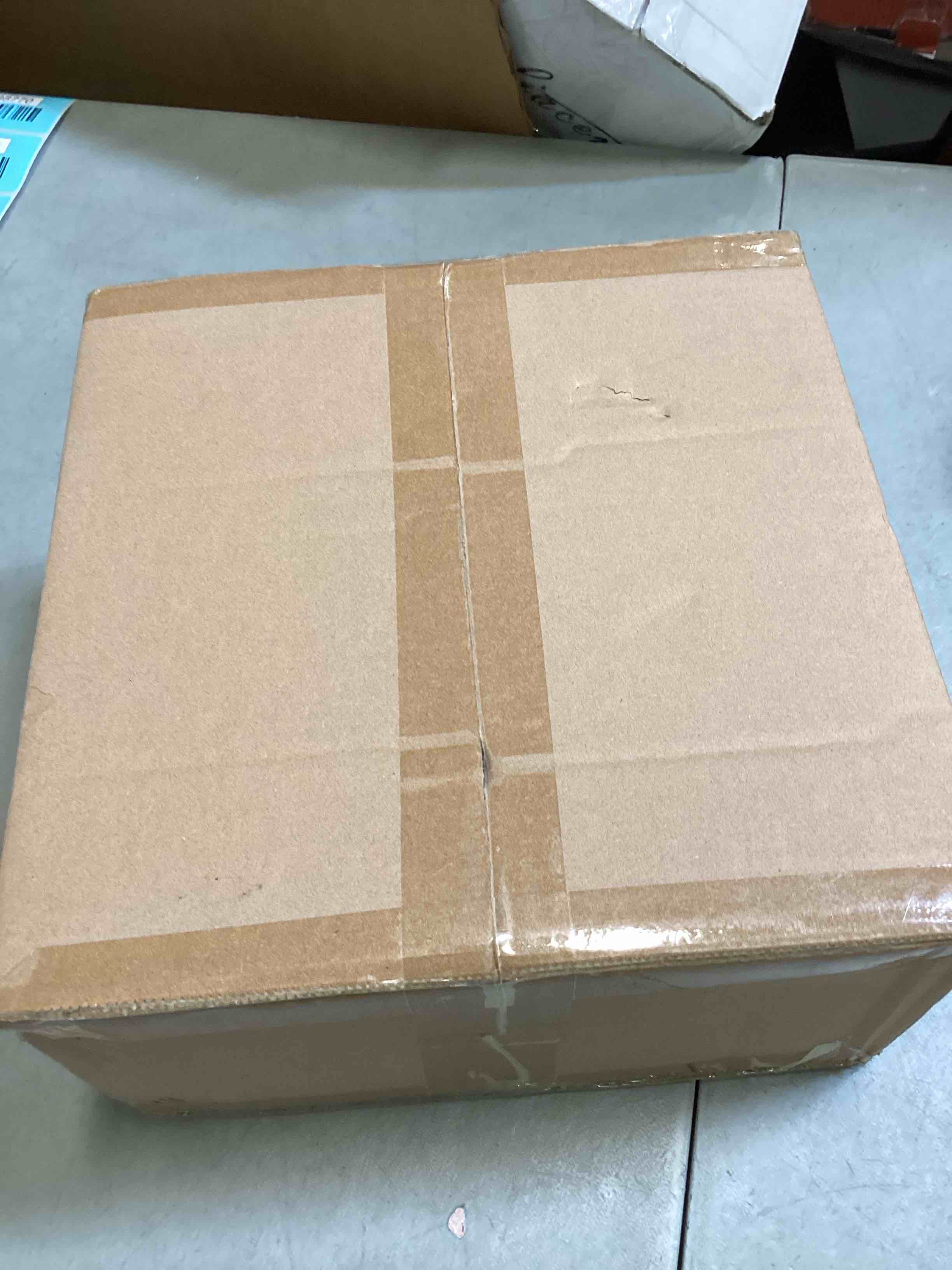 https://s3.amazonaws.com/lotting-images-prod/bidfta/BLU6738753_1720028423598.jpeg