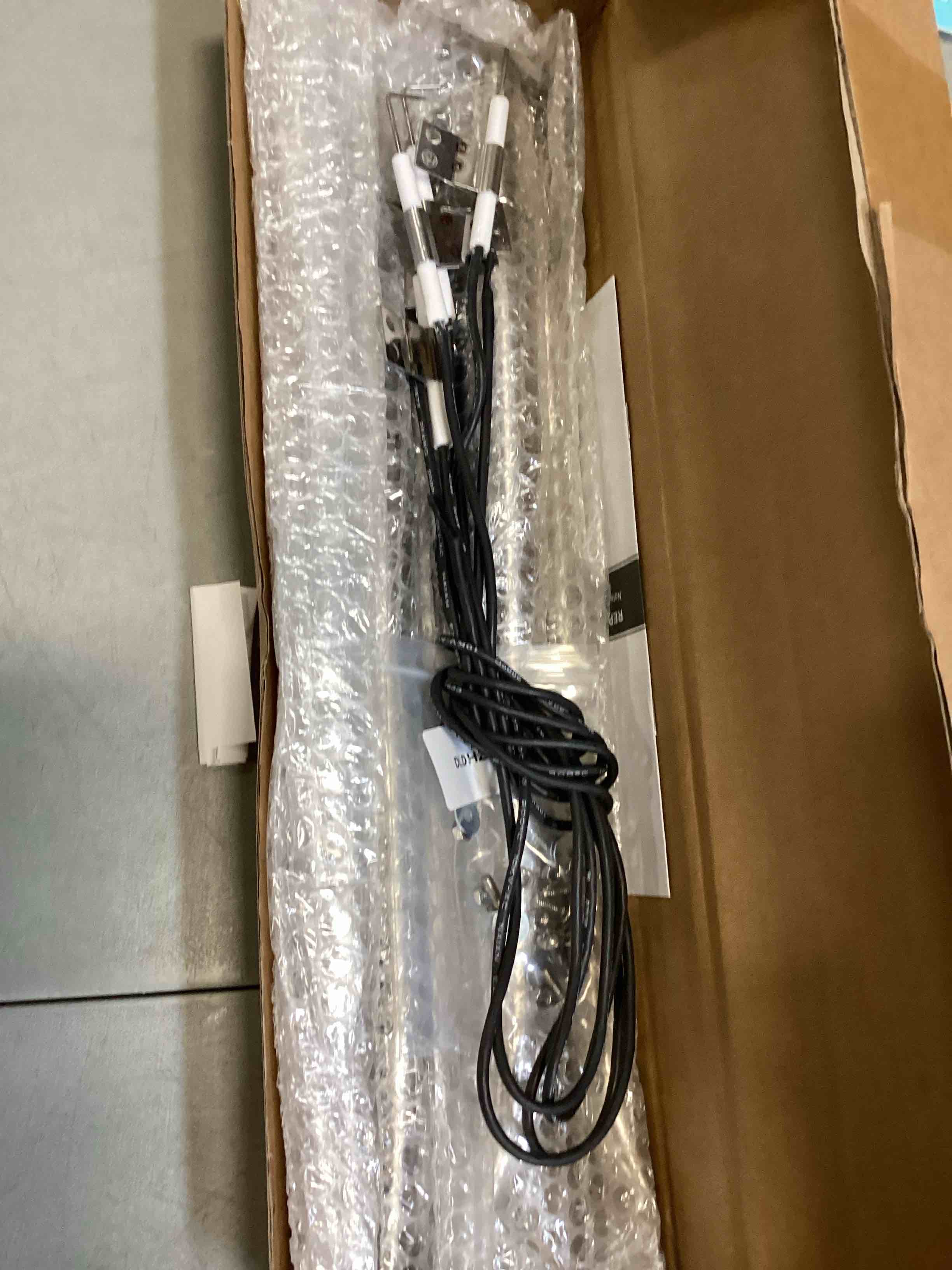 https://s3.amazonaws.com/lotting-images-prod/bidfta/BLU6738759_1720028806043.jpeg