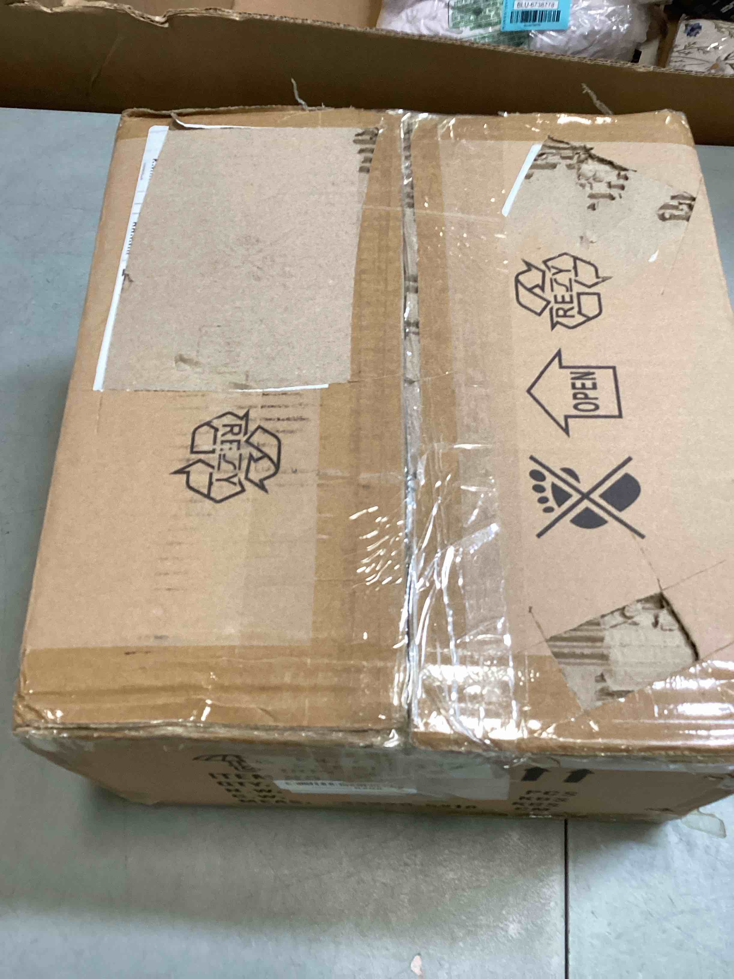 https://s3.amazonaws.com/lotting-images-prod/bidfta/BLU6738784_1720032090351.jpeg