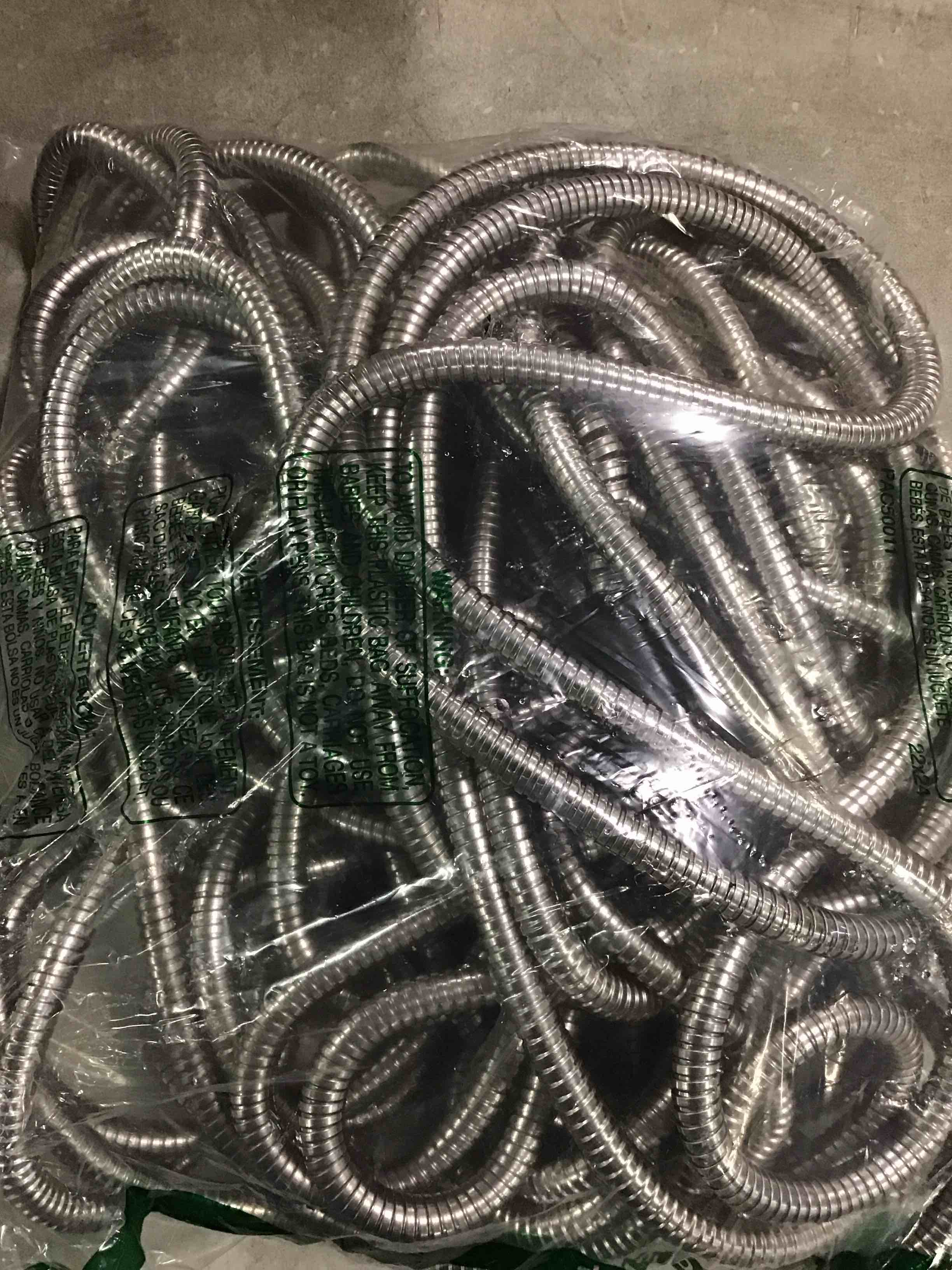 https://s3.amazonaws.com/lotting-images-prod/bidfta/BLU6739091_1720201467691.jpeg