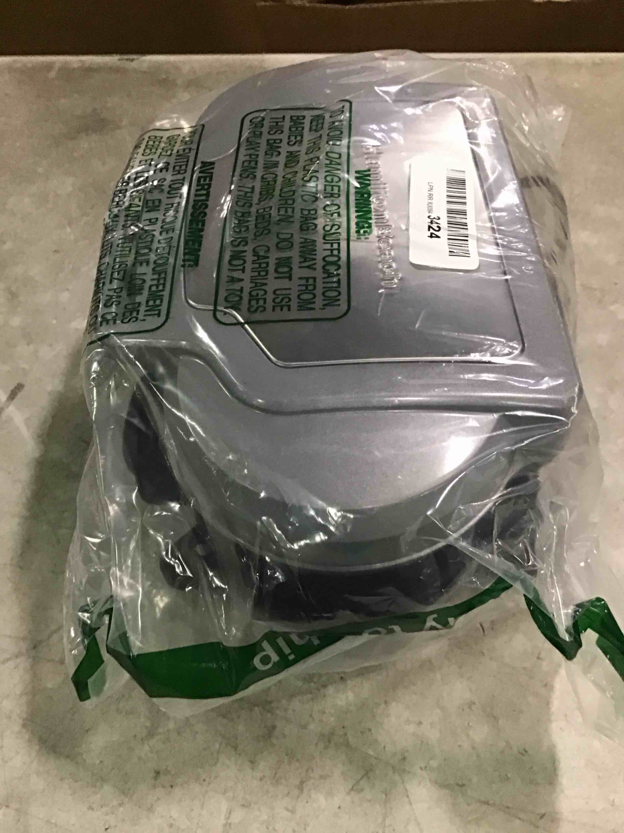https://s3.amazonaws.com/lotting-images-prod/bidfta/BLU6739097_1720201827203.jpeg