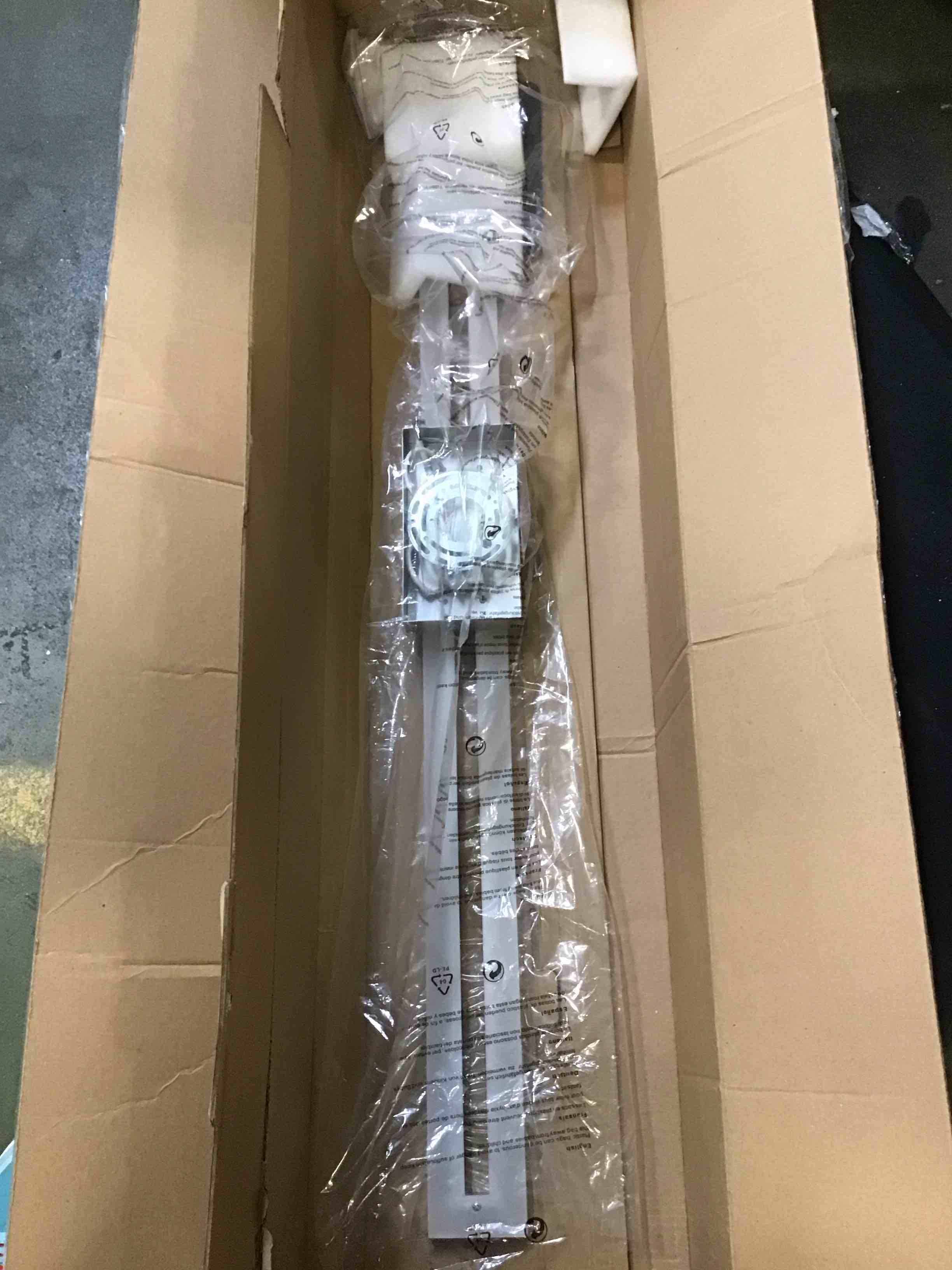 https://s3.amazonaws.com/lotting-images-prod/bidfta/BLU6739283_1720466963604.jpeg