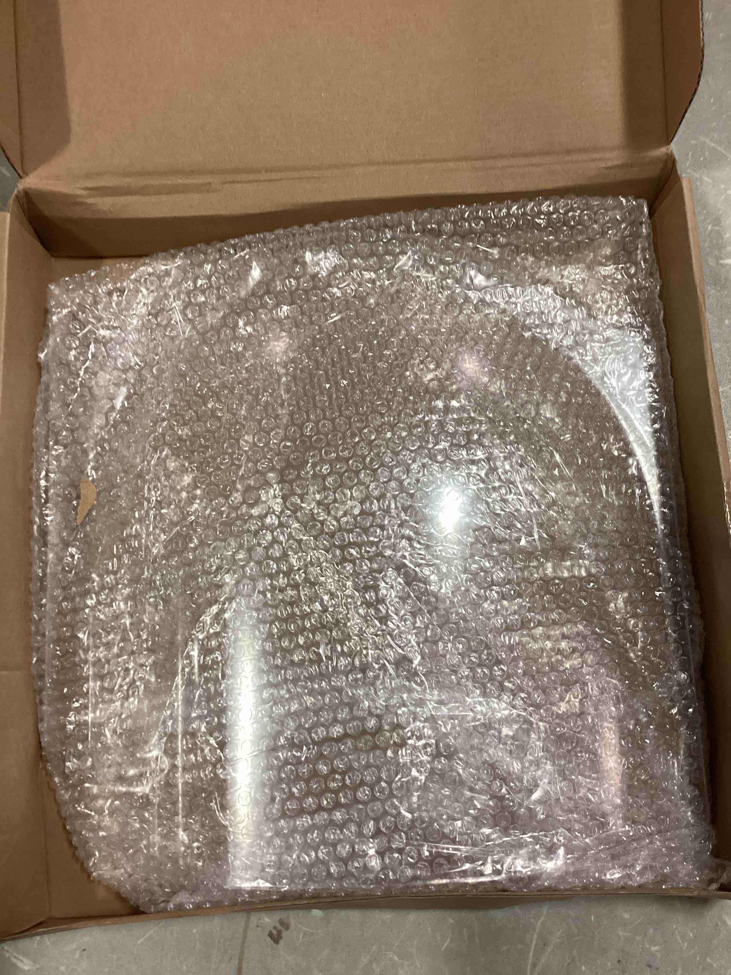 https://s3.amazonaws.com/lotting-images-prod/bidfta/BLU6739327_1720528597733.jpeg