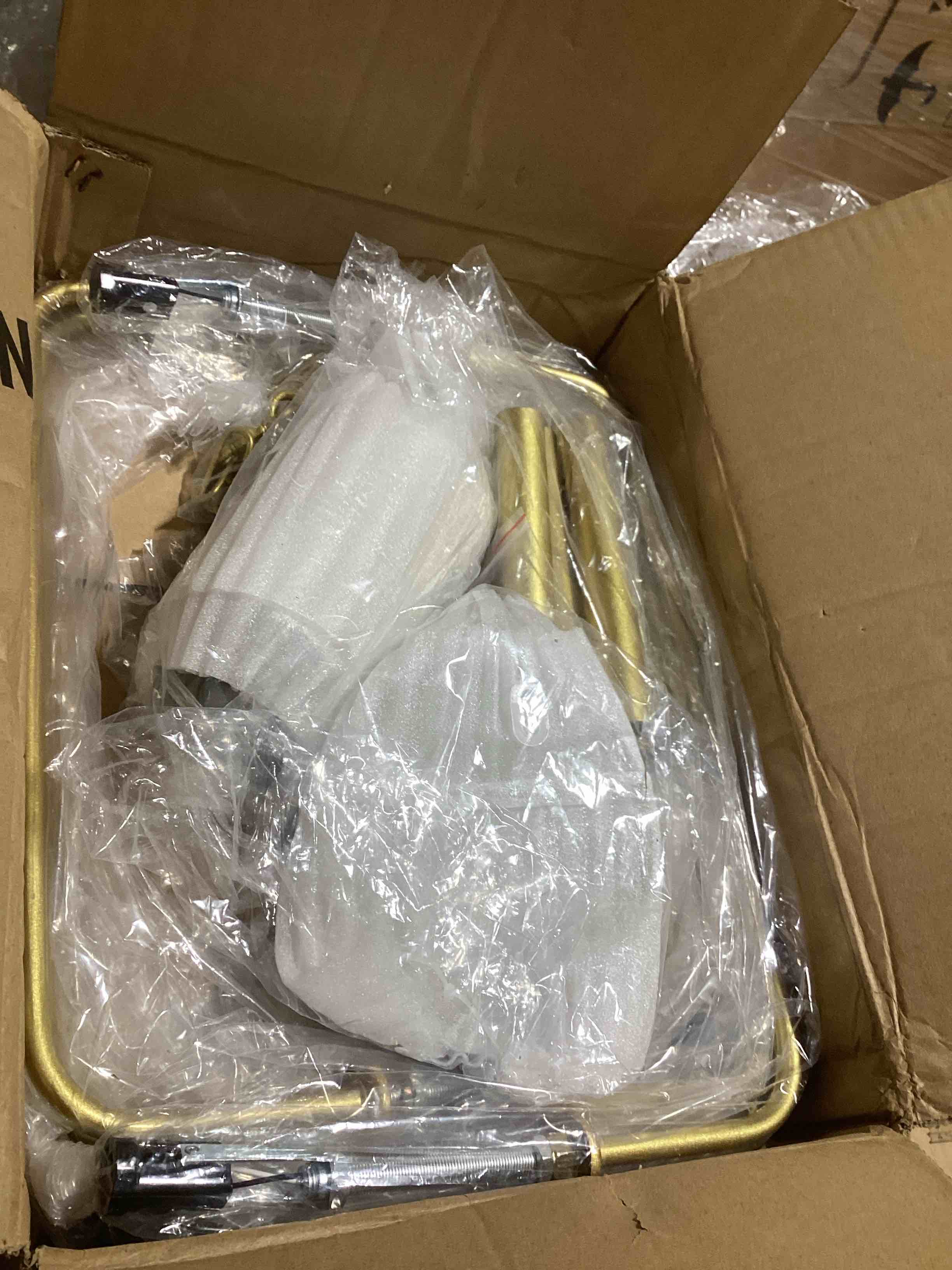 https://s3.amazonaws.com/lotting-images-prod/bidfta/BLU6740545_1723127345633.jpeg