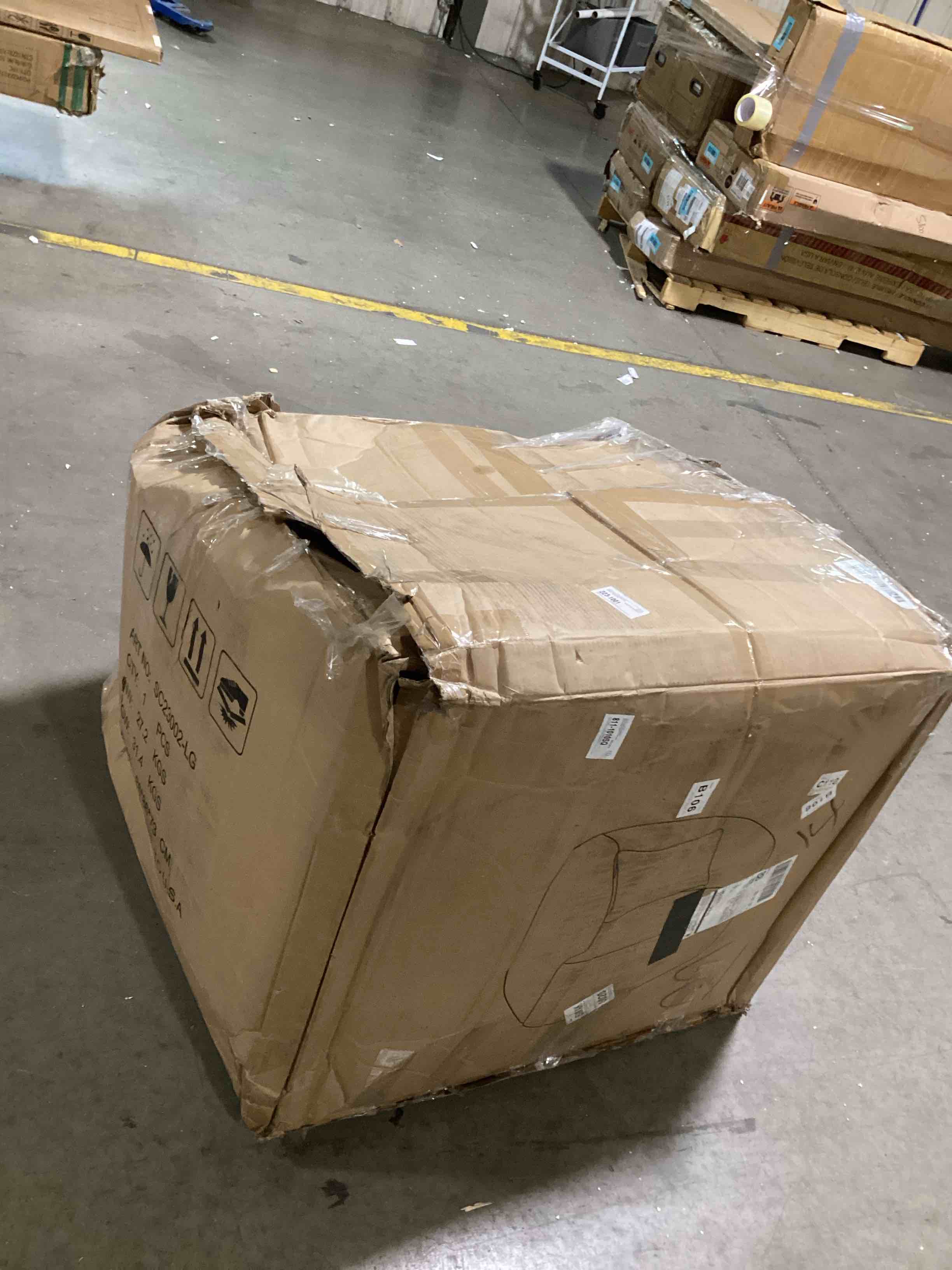 https://s3.amazonaws.com/lotting-images-prod/bidfta/BLU6740821_1723230759651.jpeg