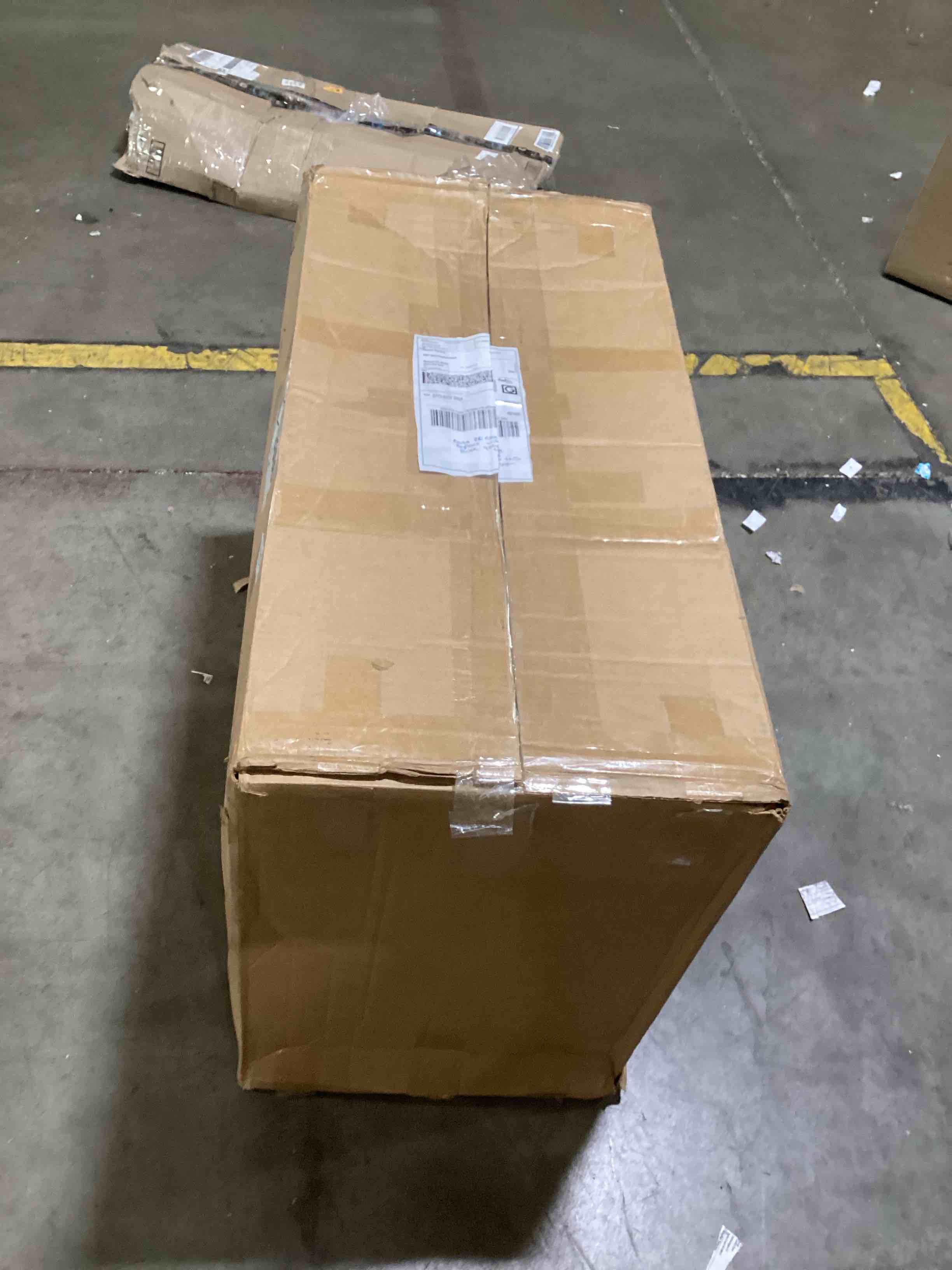 https://s3.amazonaws.com/lotting-images-prod/bidfta/BLU6741394_1724268229563.jpeg