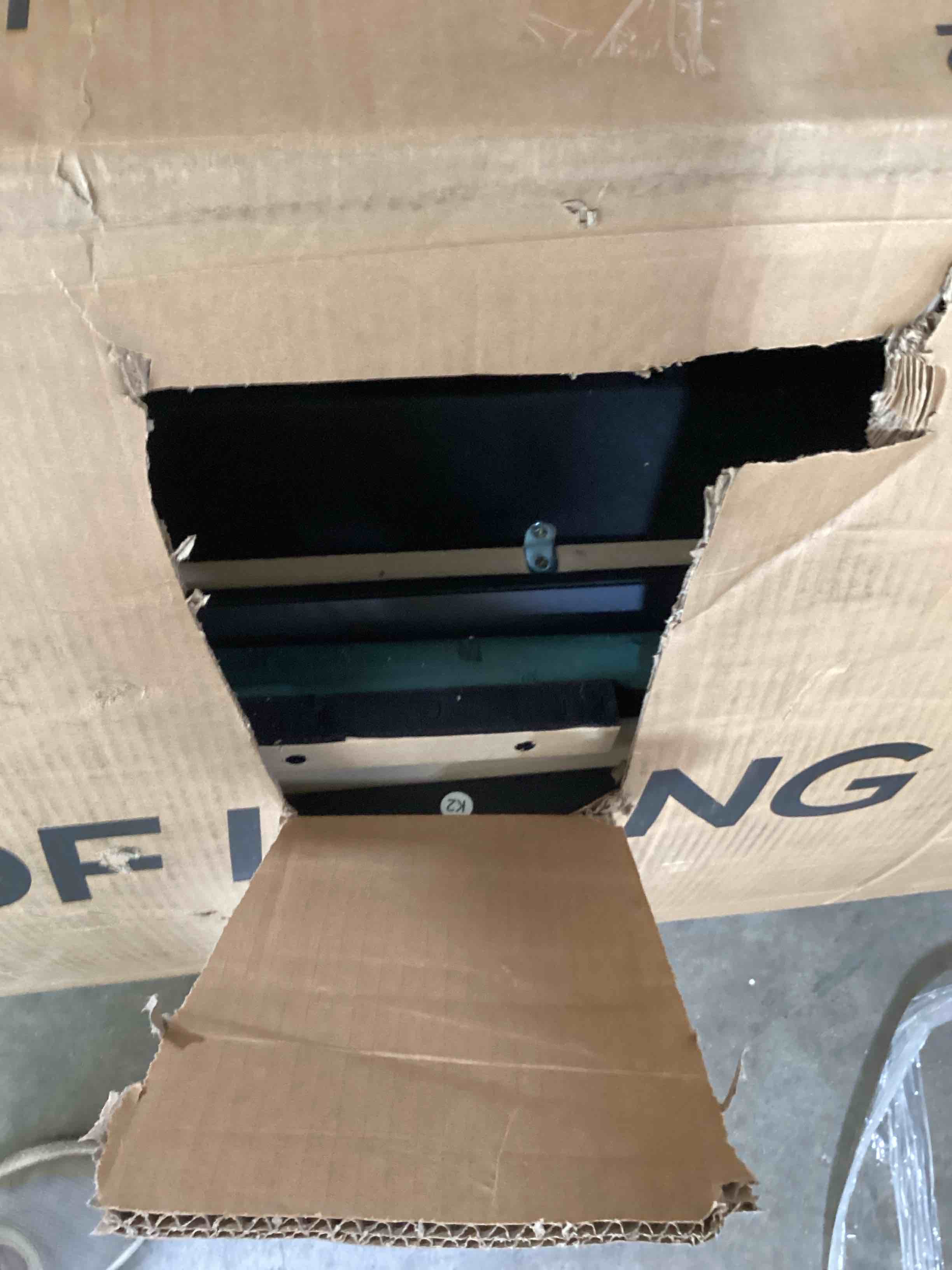 https://s3.amazonaws.com/lotting-images-prod/bidfta/BLU6742264_1723492639668.jpeg