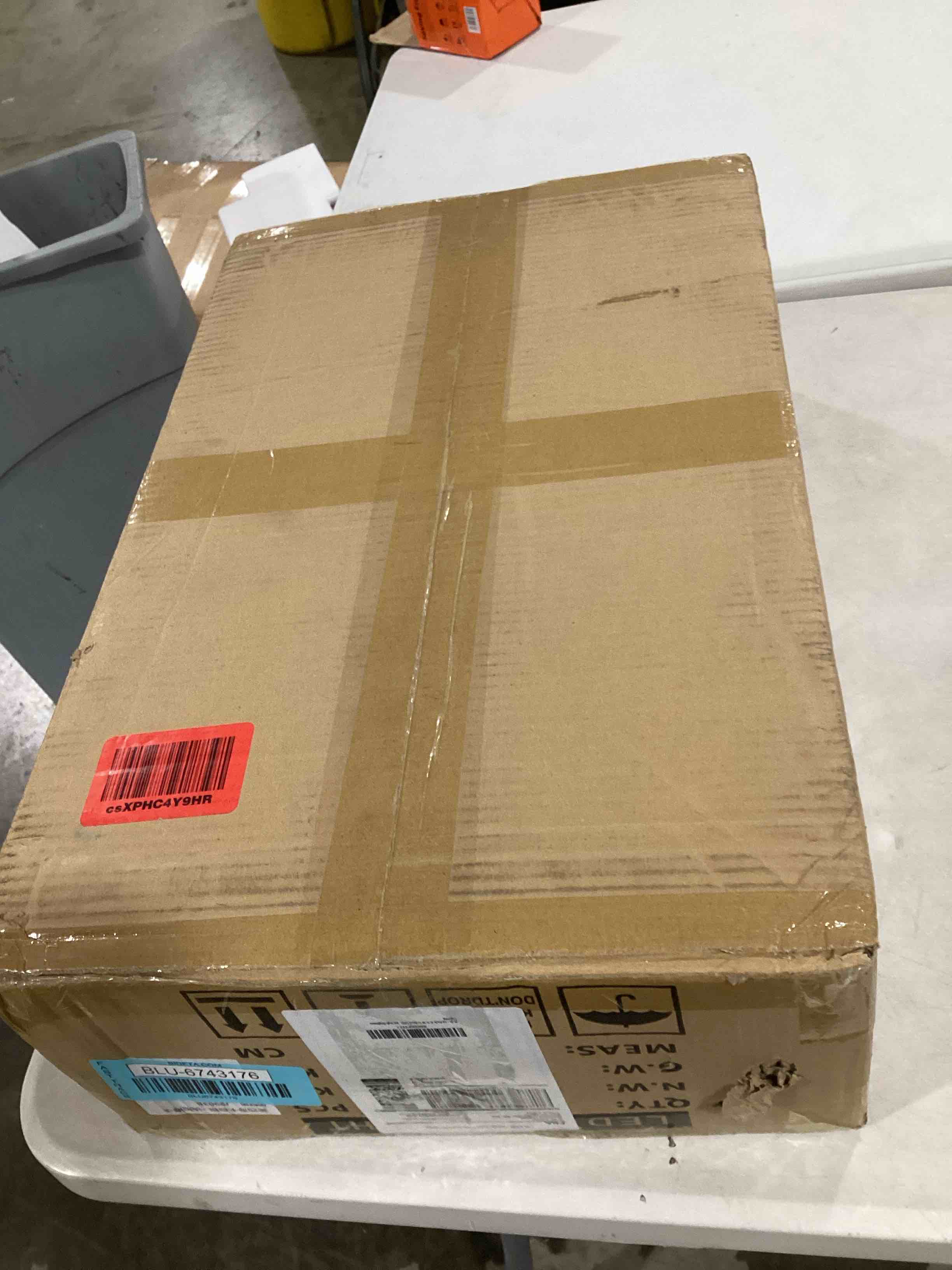 https://s3.amazonaws.com/lotting-images-prod/bidfta/BLU6743176_1722360264255.jpeg