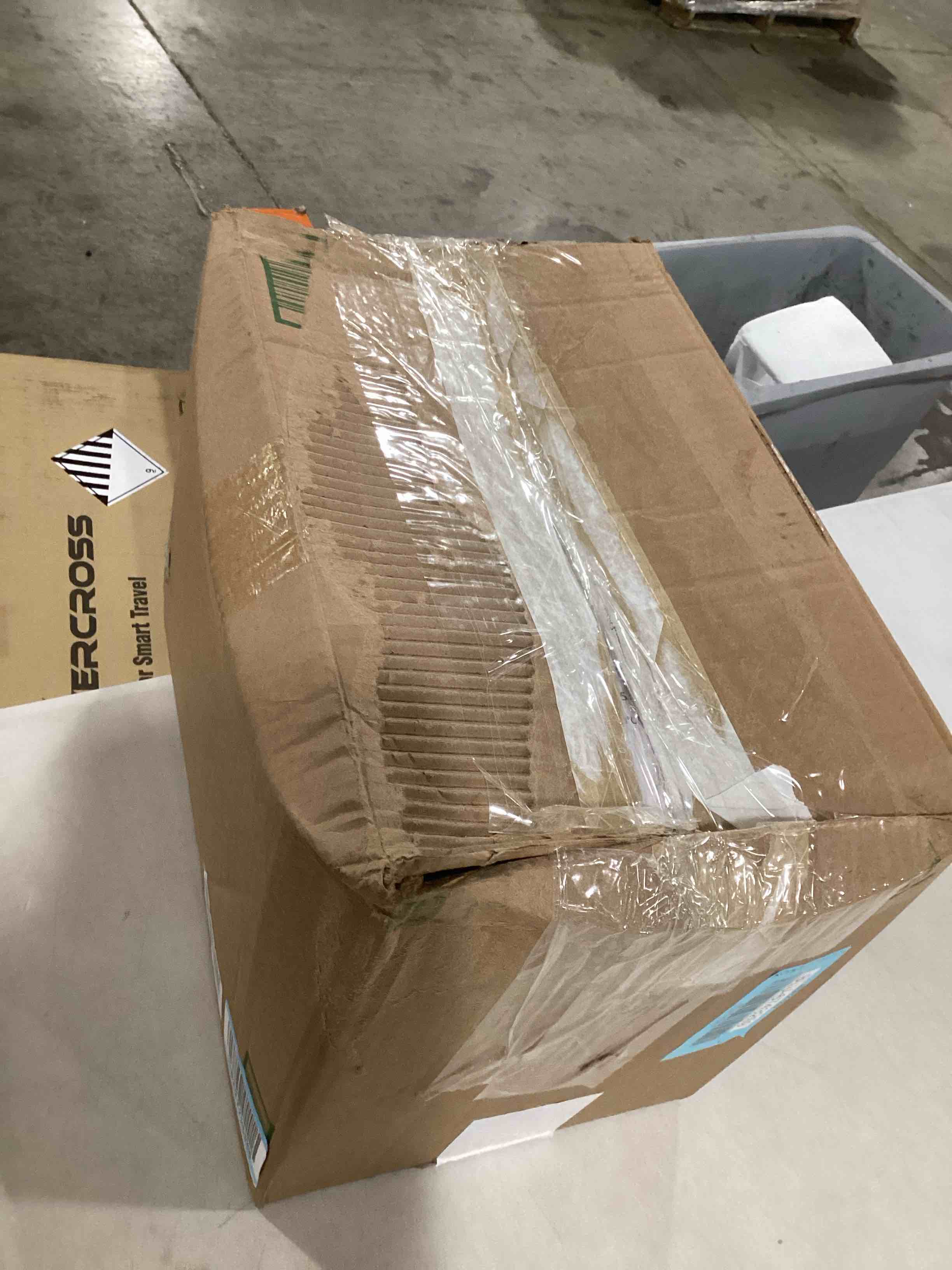 https://s3.amazonaws.com/lotting-images-prod/bidfta/BLU6743259_1722430130588.jpeg