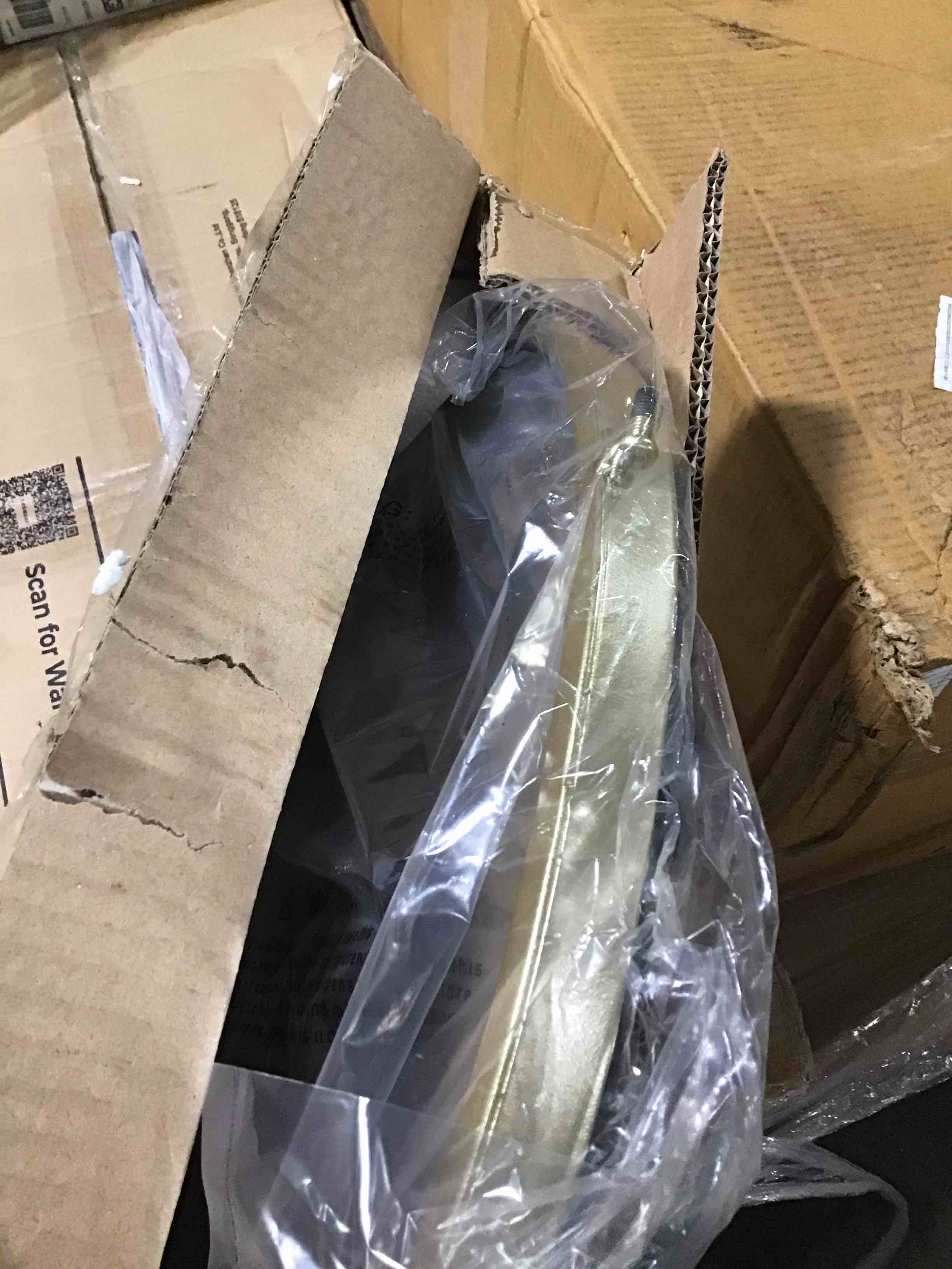 https://s3.amazonaws.com/lotting-images-prod/bidfta/BLU6743754_1724431403089.jpeg