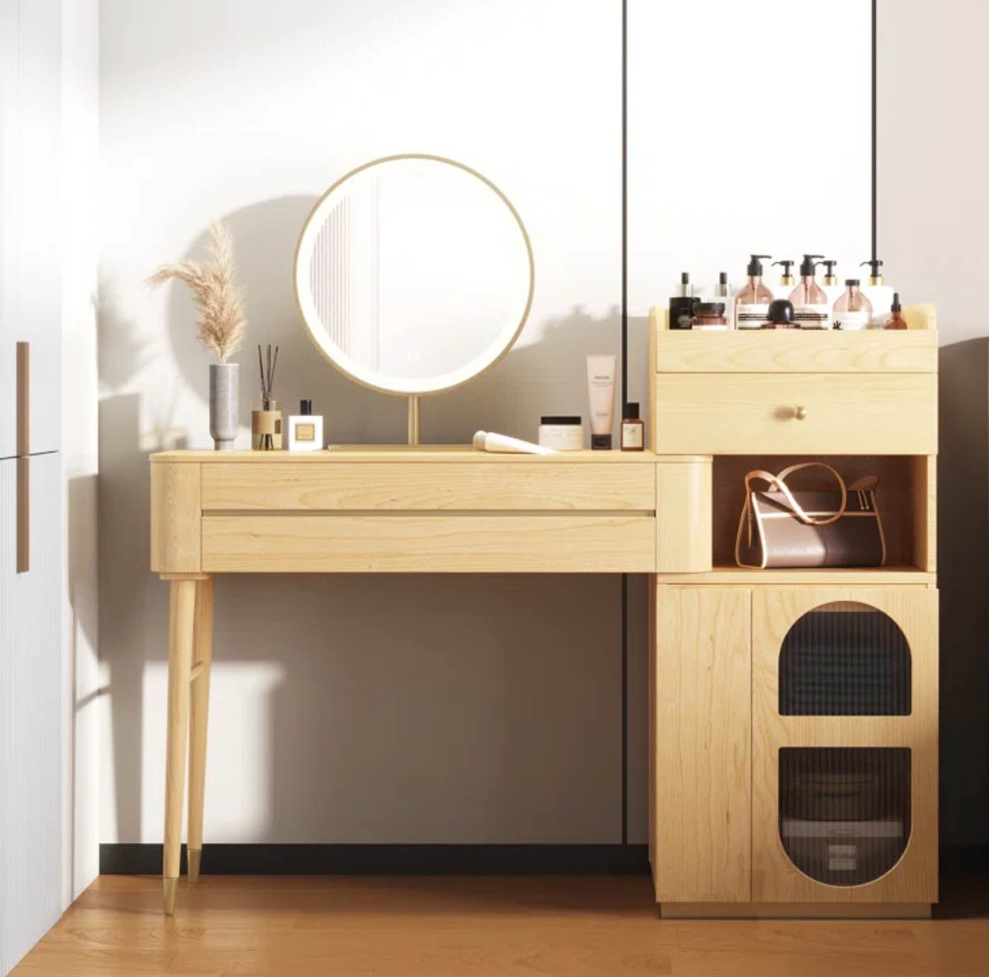 (Incomplete)Kanysha Makeup Vanity