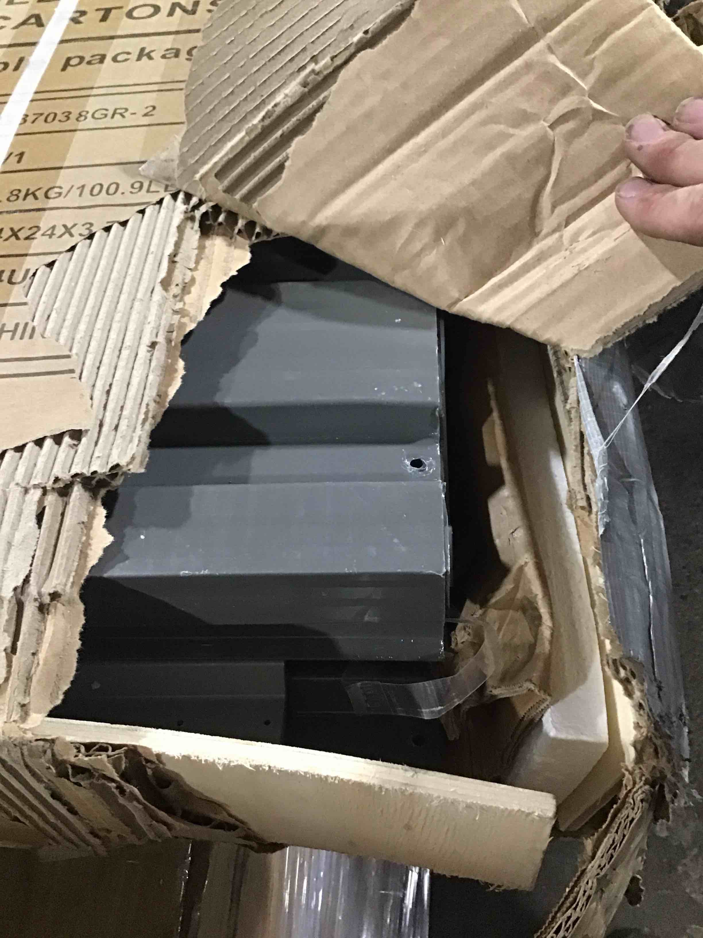 https://s3.amazonaws.com/lotting-images-prod/bidfta/BLU6743895_1724787021819.jpeg
