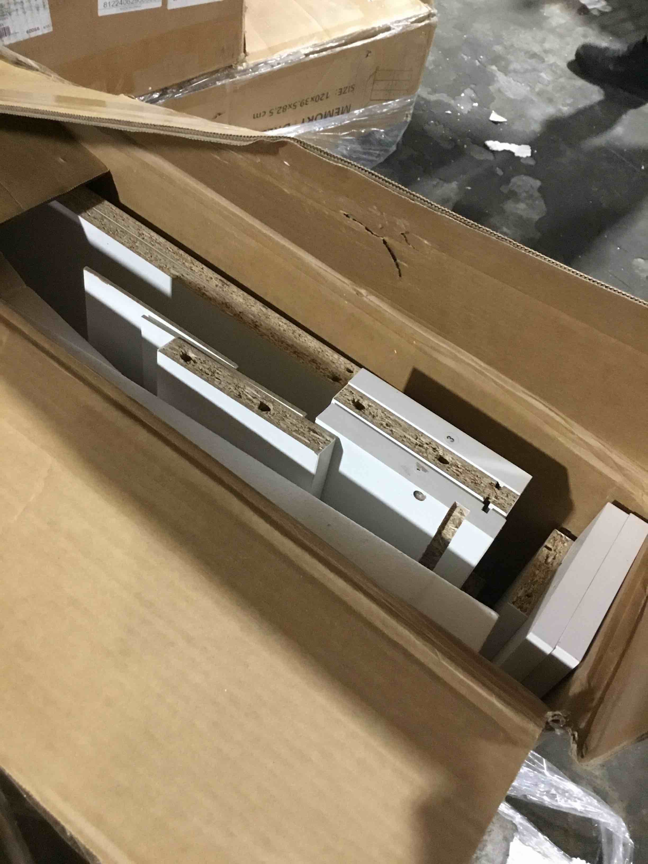 https://s3.amazonaws.com/lotting-images-prod/bidfta/BLU6744020_1724950495591.jpeg