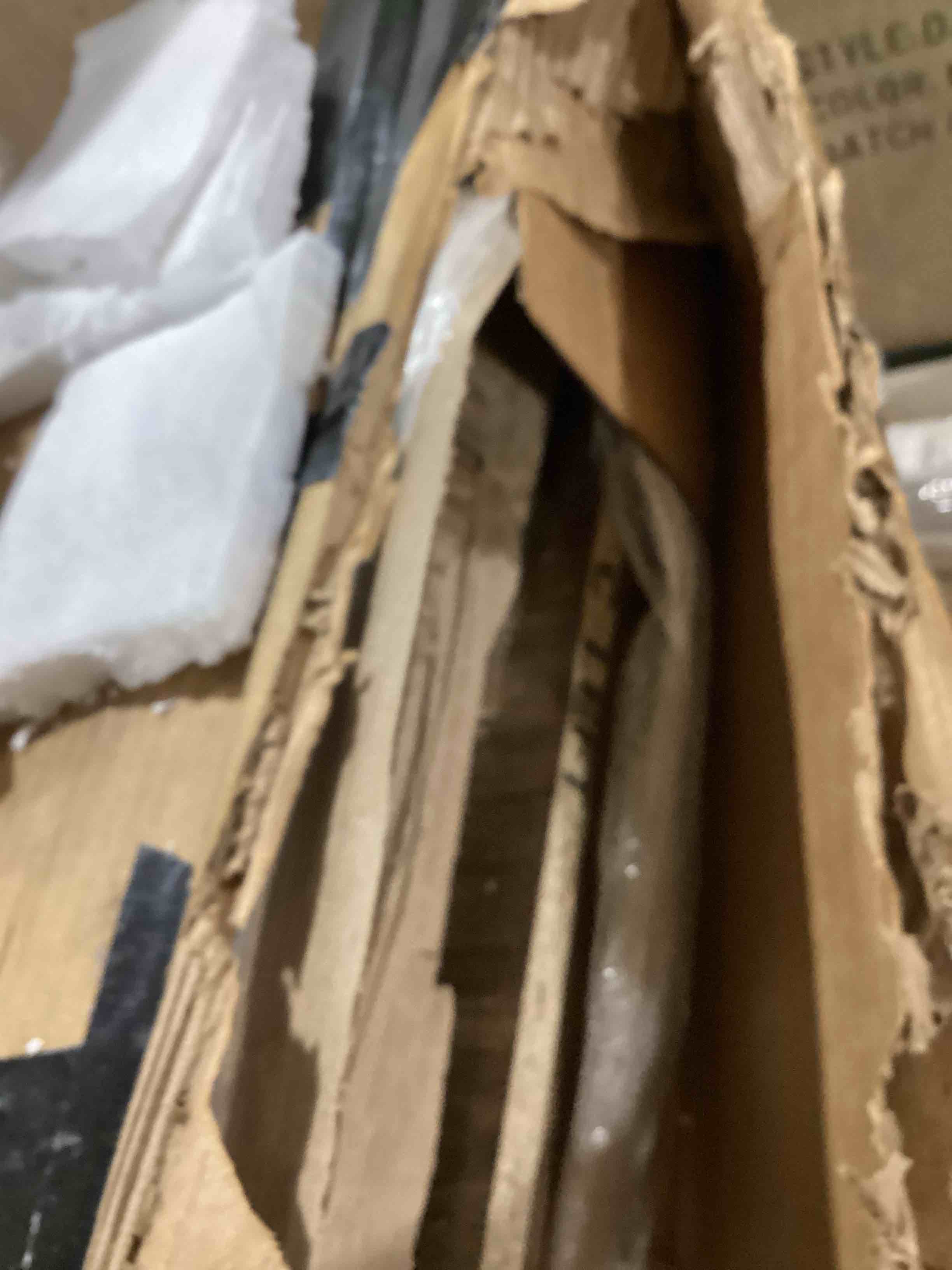 https://s3.amazonaws.com/lotting-images-prod/bidfta/BLU6744673_1723649691630.jpeg