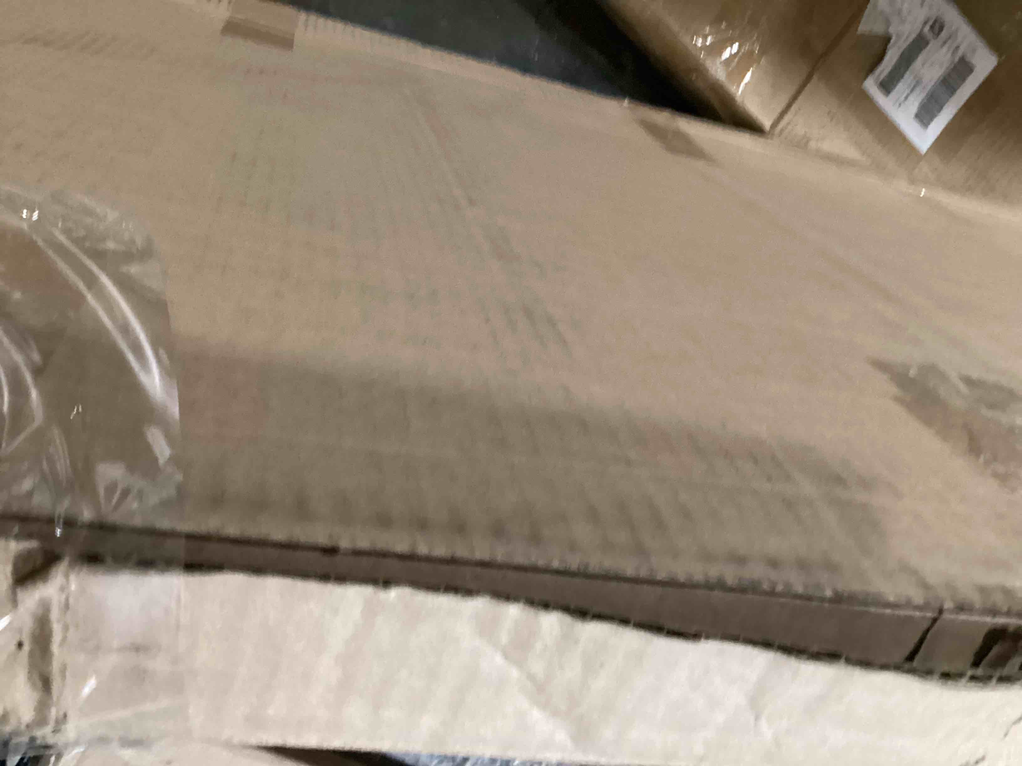 https://s3.amazonaws.com/lotting-images-prod/bidfta/BLU6746769_1724957589723.jpeg