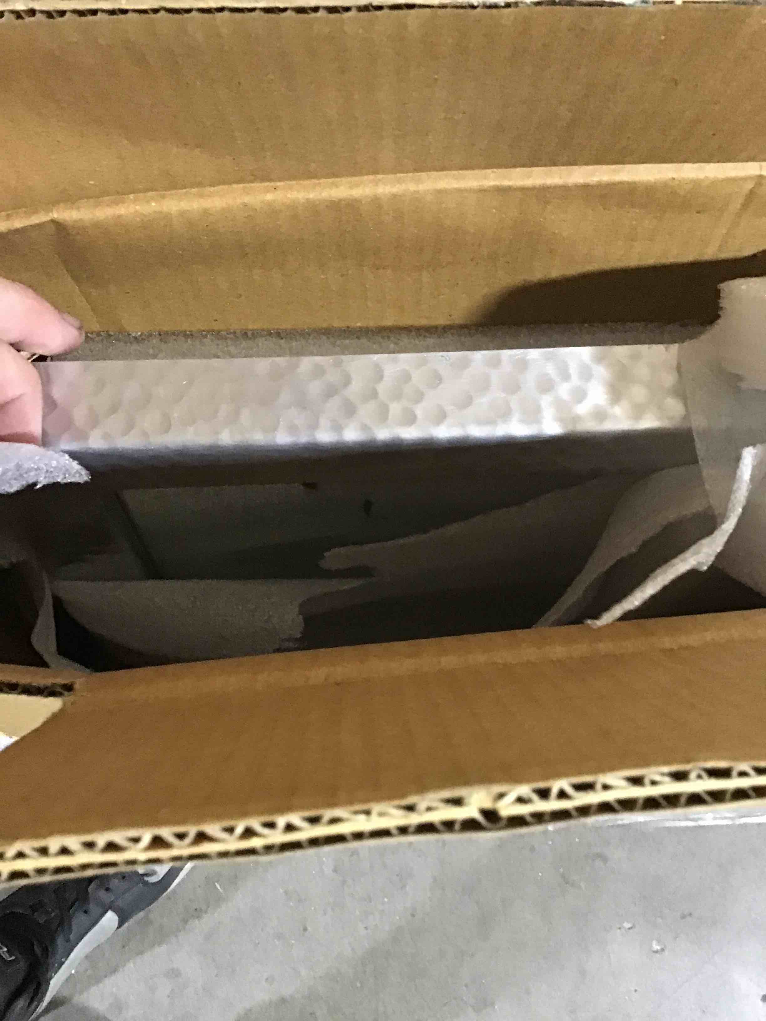 https://s3.amazonaws.com/lotting-images-prod/bidfta/BLU6747833_1722440987584.jpeg