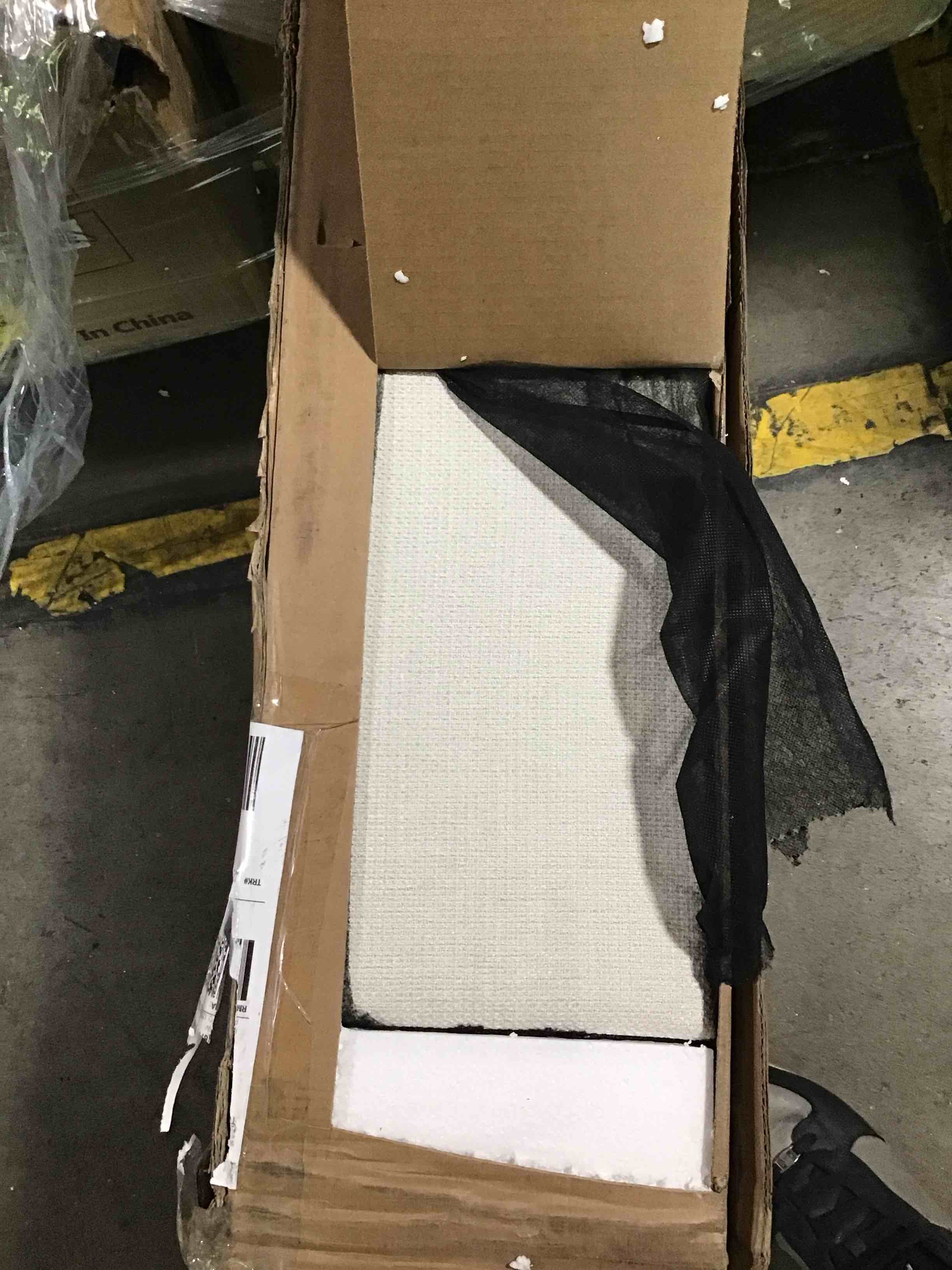 https://s3.amazonaws.com/lotting-images-prod/bidfta/BLU6748877_1724071143395.jpeg