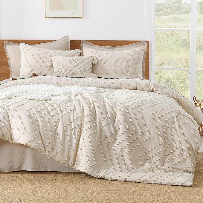 Litanika California King Comforter Set Beige, 3 Pieces Cal King Oversized King Chevron Tufted Boho Bedding Comforter Sets, Fluffy Bed Set (104x96In Comforter & 3 Pillowcases)