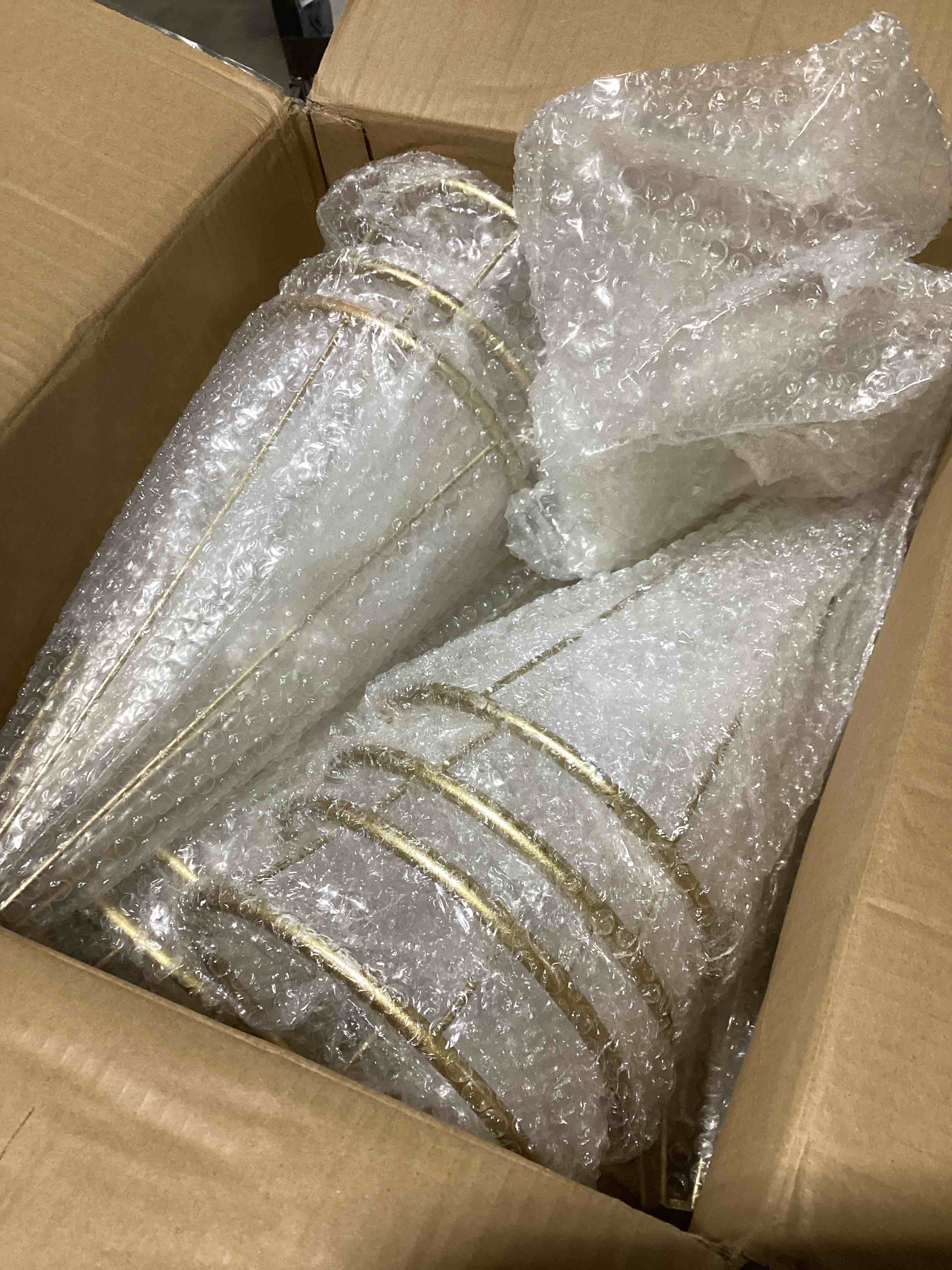https://s3.amazonaws.com/lotting-images-prod/bidfta/BLU6751191_1729092596694.jpeg