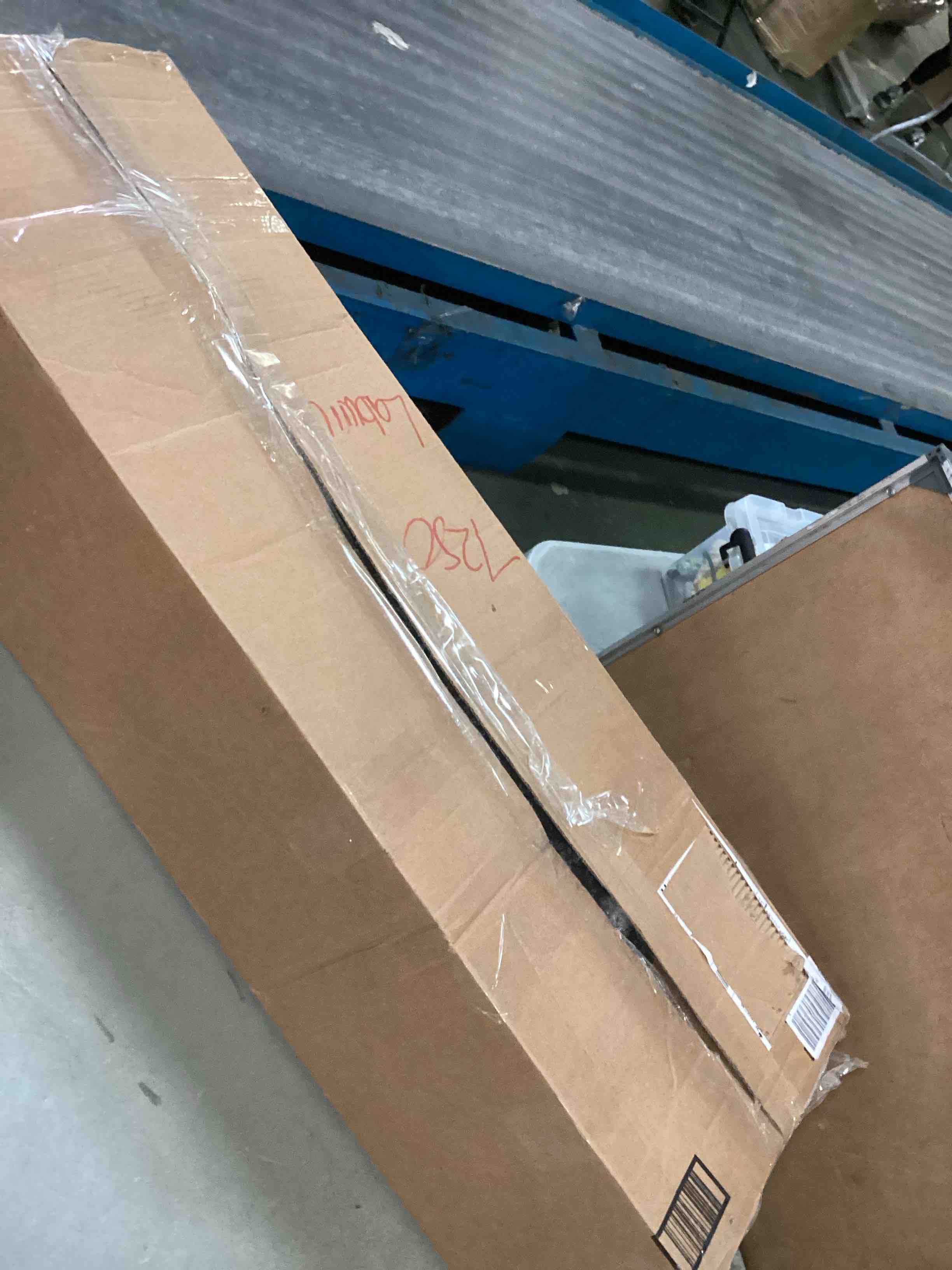 https://s3.amazonaws.com/lotting-images-prod/bidfta/BLU6751953_1720711822871.jpeg
