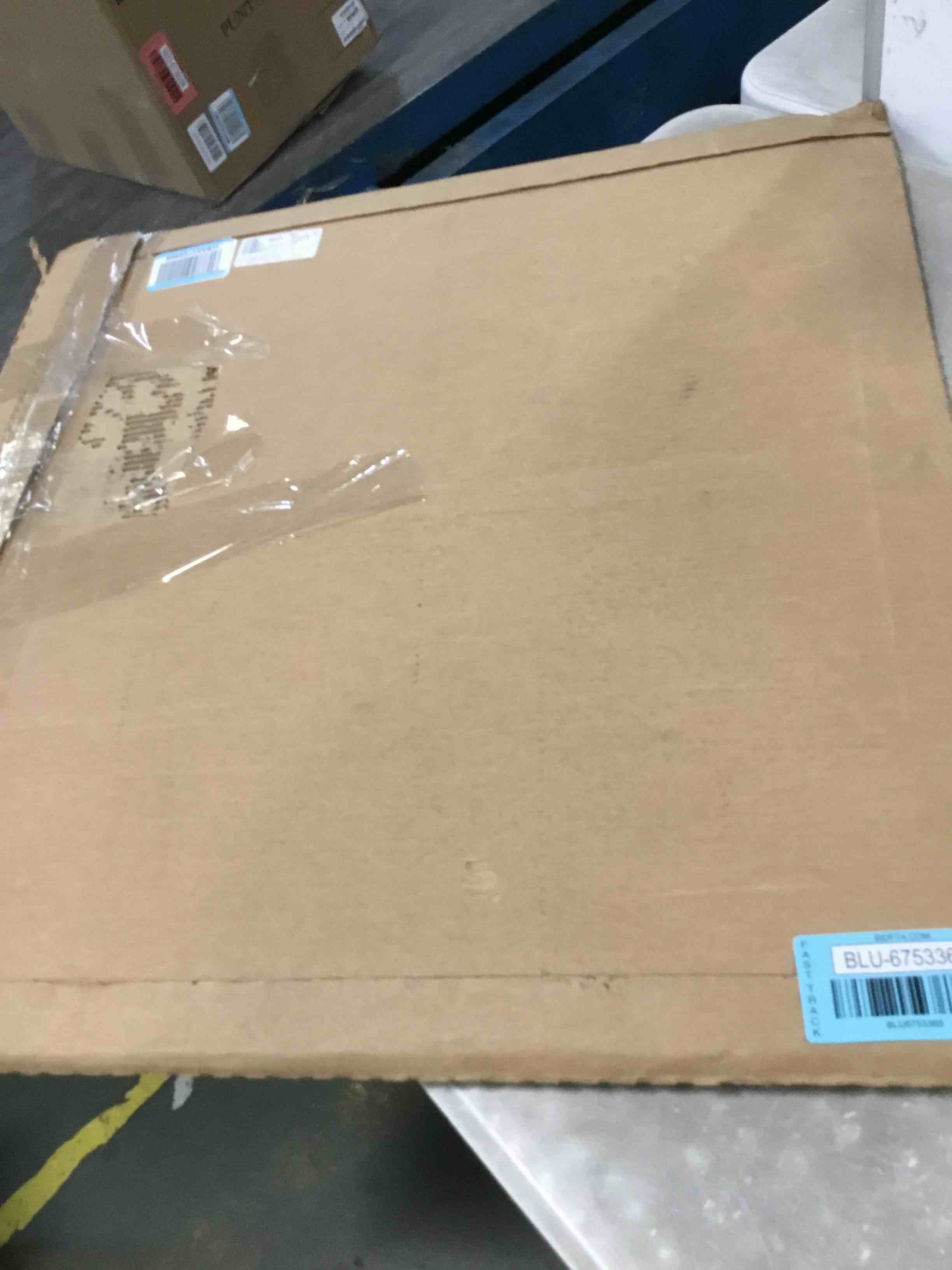 https://s3.amazonaws.com/lotting-images-prod/bidfta/BLU6753365_1721395428500.jpeg