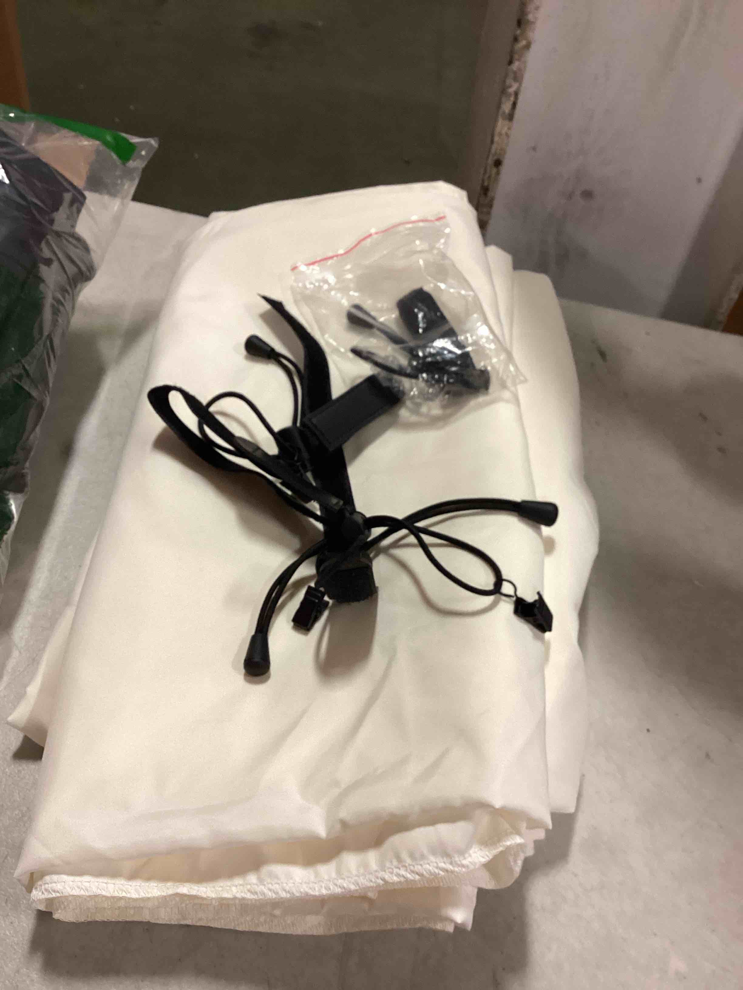 https://s3.amazonaws.com/lotting-images-prod/bidfta/BLU6754162_1721053800120.jpeg