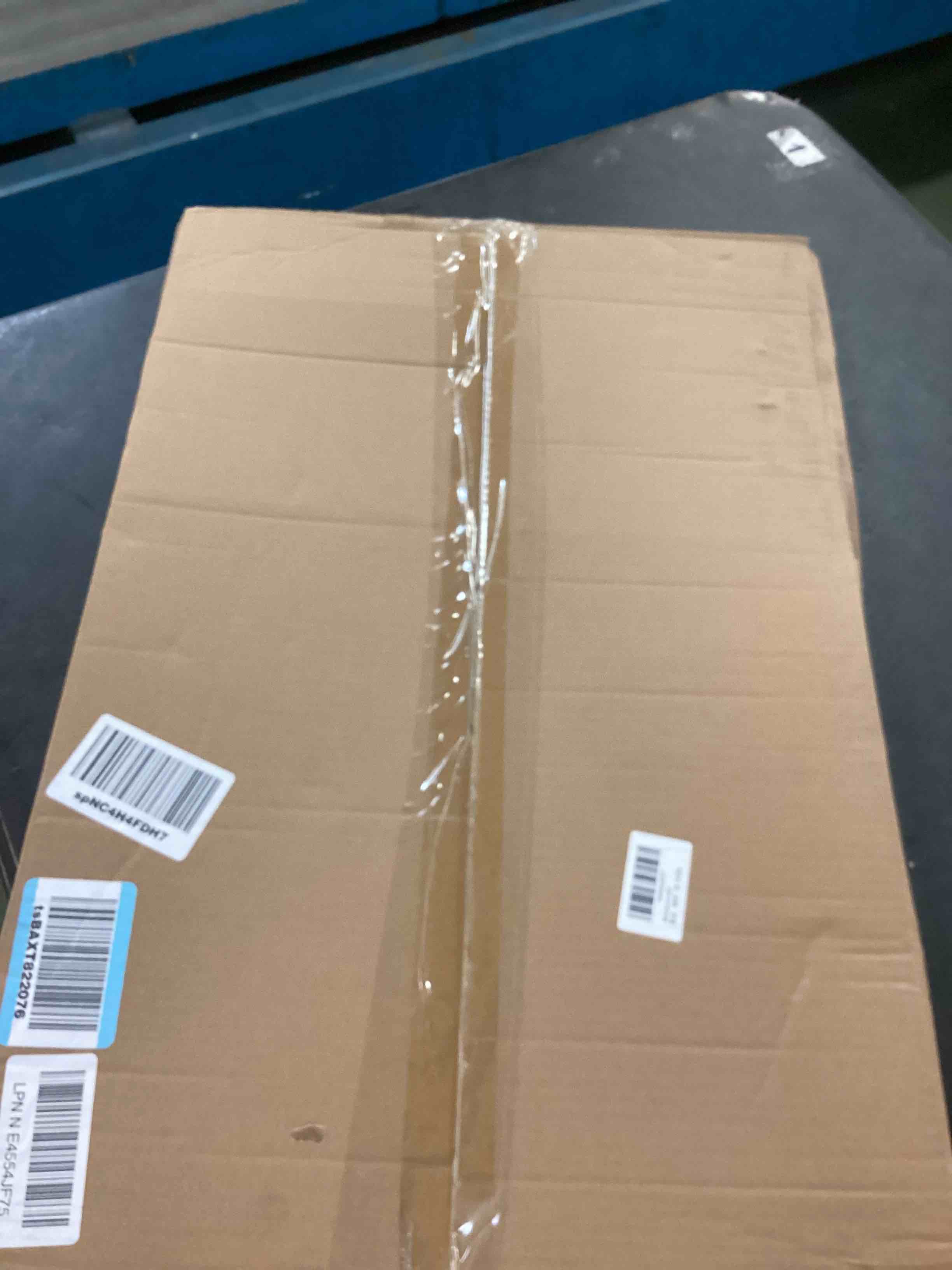 https://s3.amazonaws.com/lotting-images-prod/bidfta/BLU6755093_1720634627860.jpeg