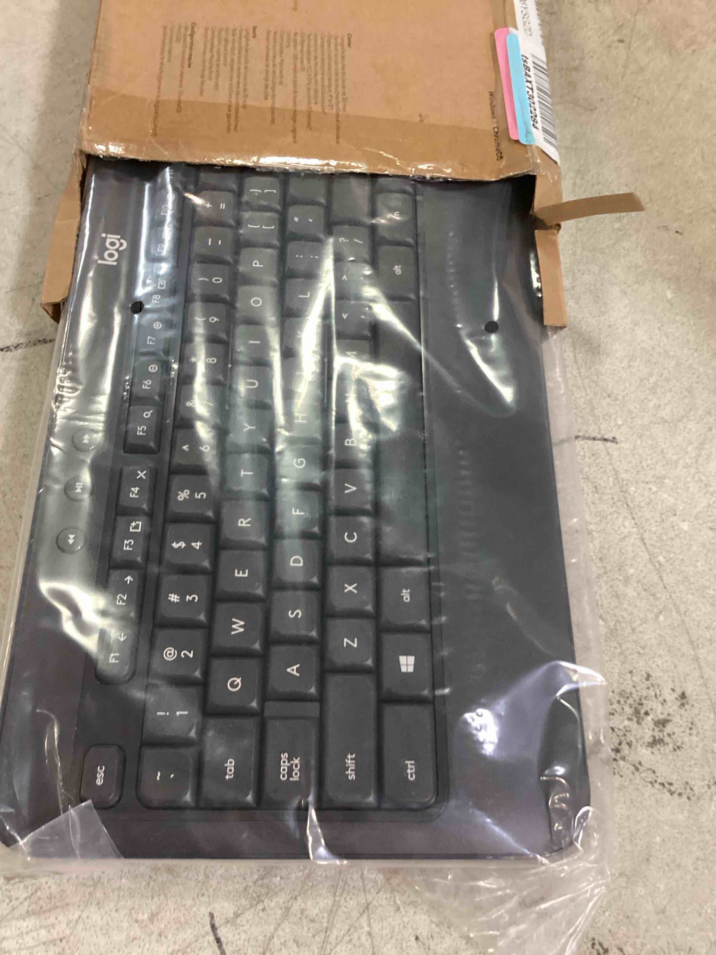 https://s3.amazonaws.com/lotting-images-prod/bidfta/BLU6755322_1720720757435.jpeg