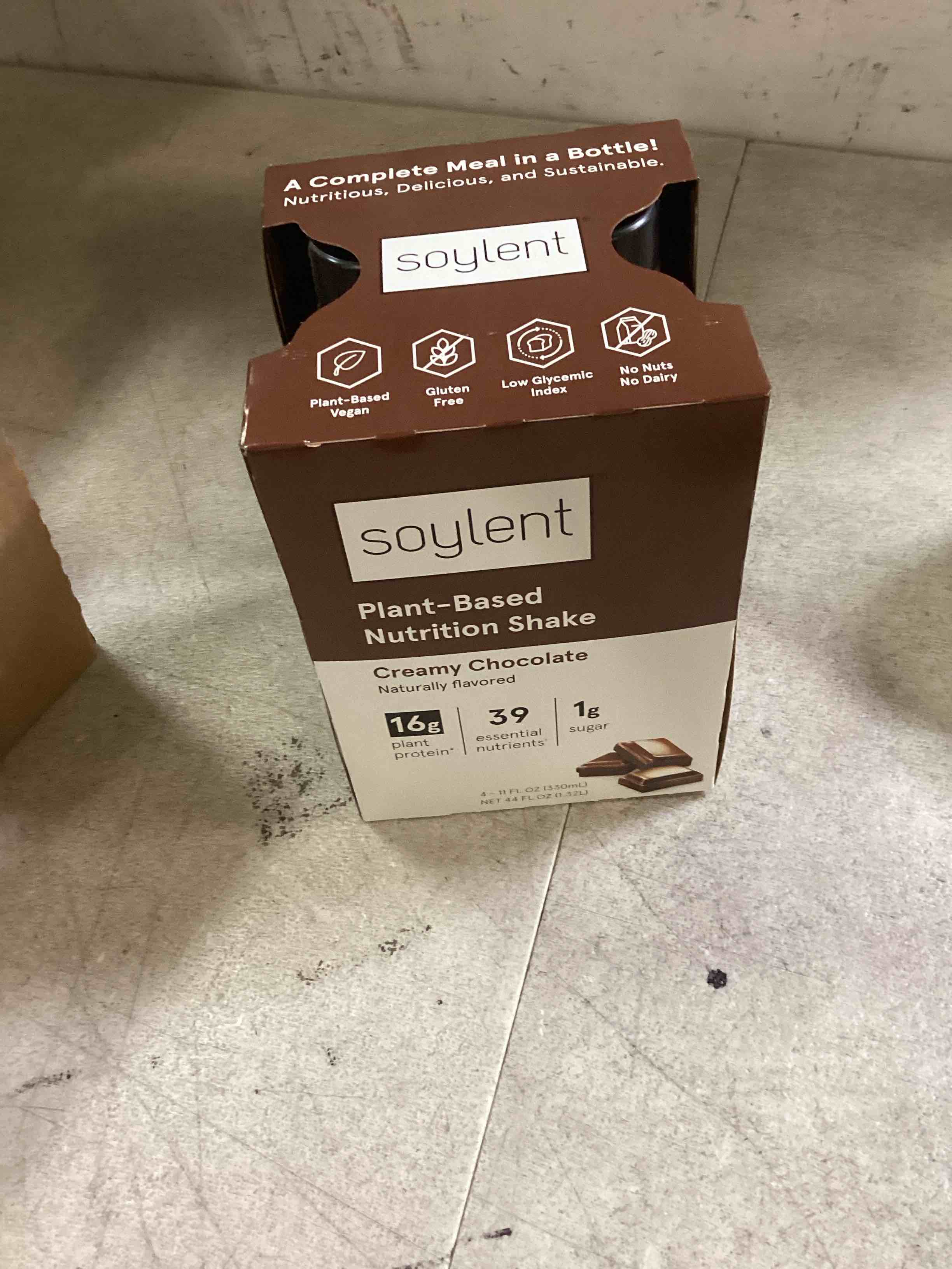 https://s3.amazonaws.com/lotting-images-prod/bidfta/BLU6755398_1720728086852.jpeg