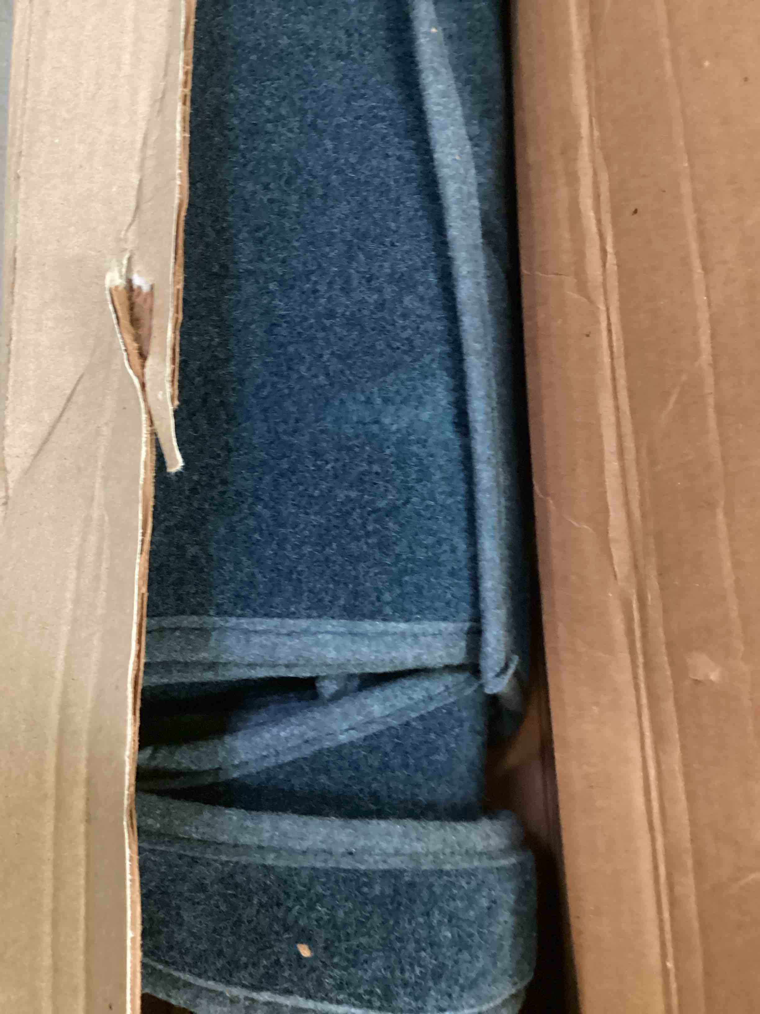 https://s3.amazonaws.com/lotting-images-prod/bidfta/BLU6755677_1720815149280.jpeg