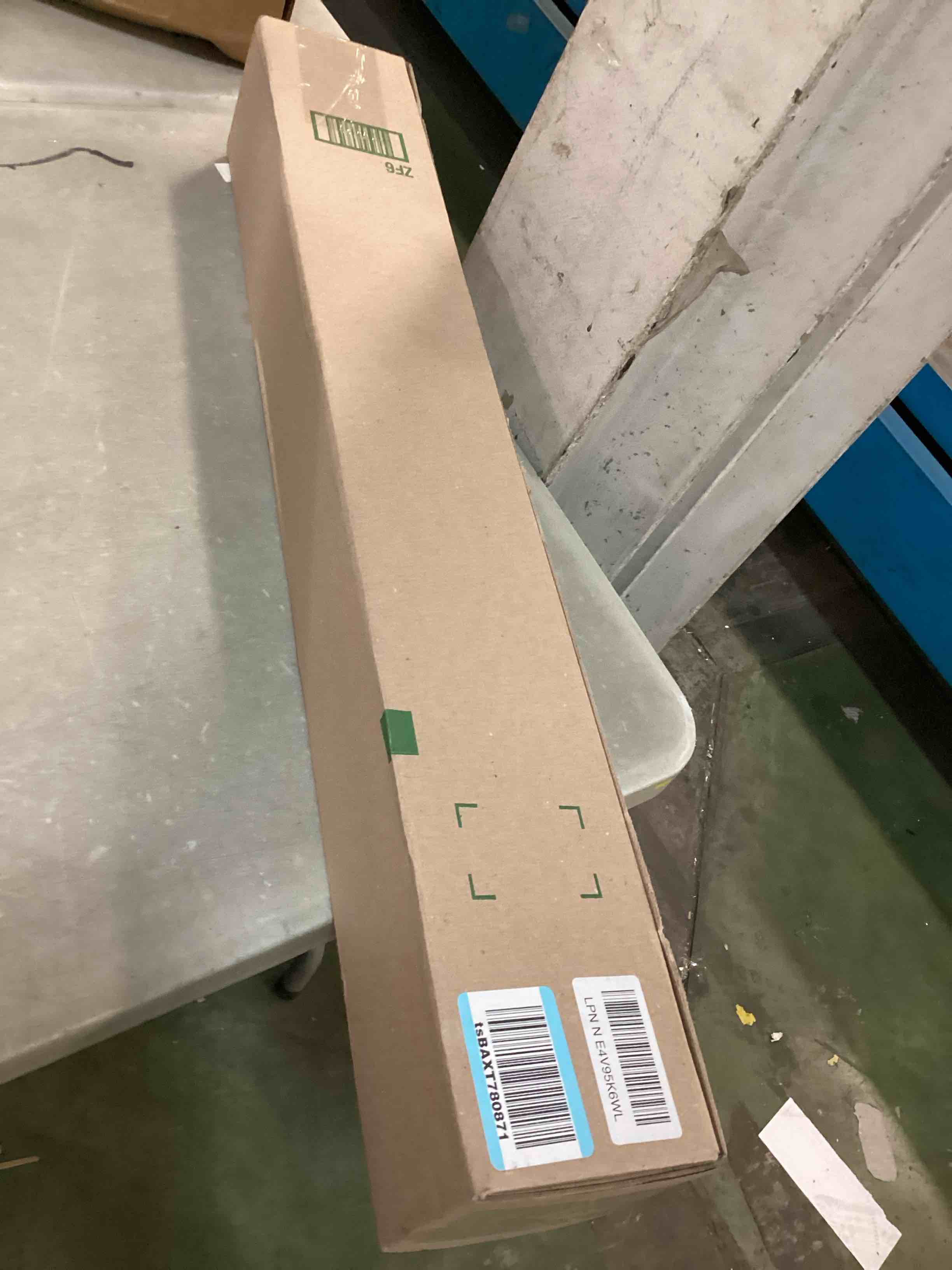 https://s3.amazonaws.com/lotting-images-prod/bidfta/BLU6755797_1721664894176.jpeg