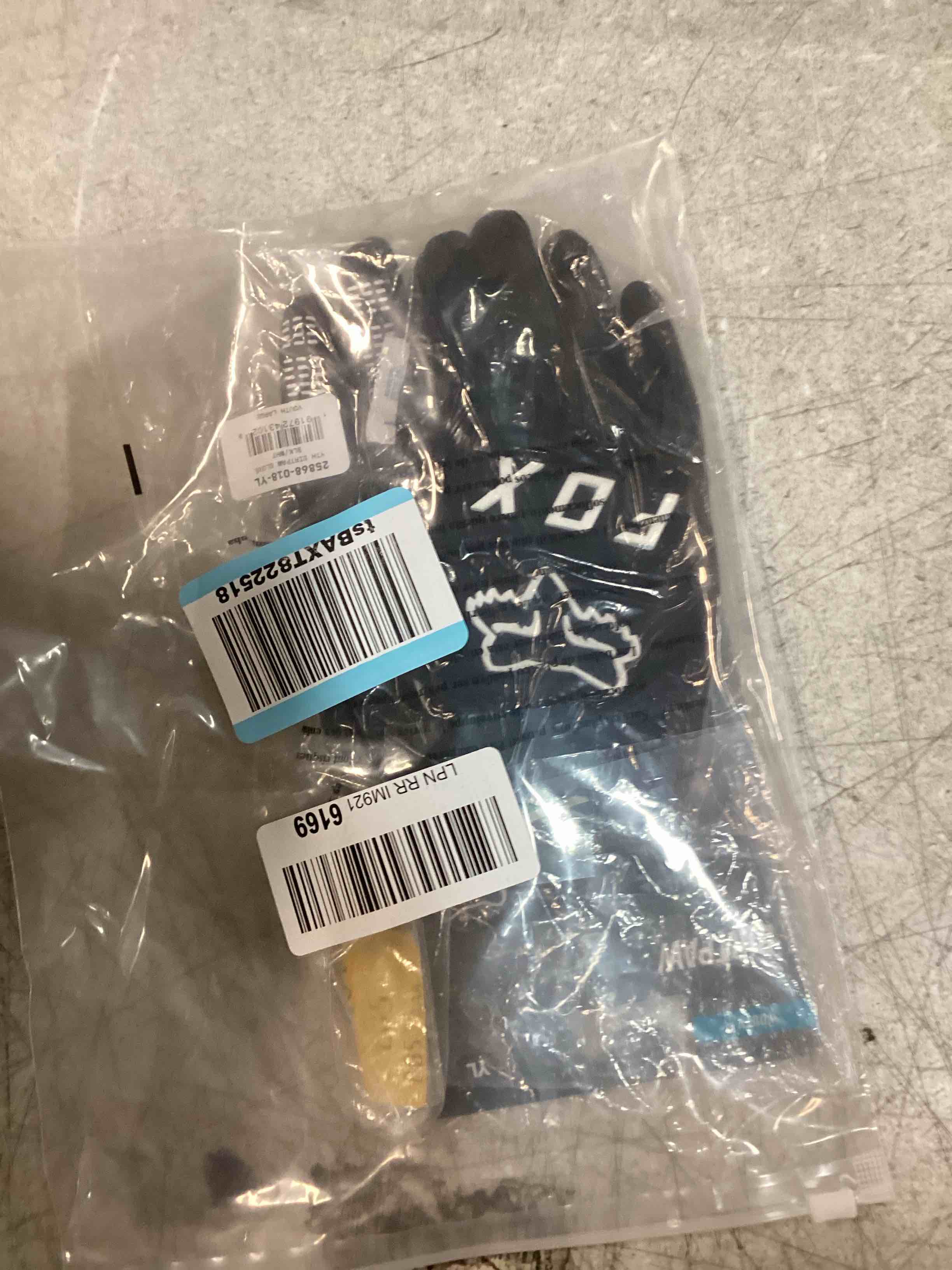 https://s3.amazonaws.com/lotting-images-prod/bidfta/BLU6755907_1721738705163.jpeg