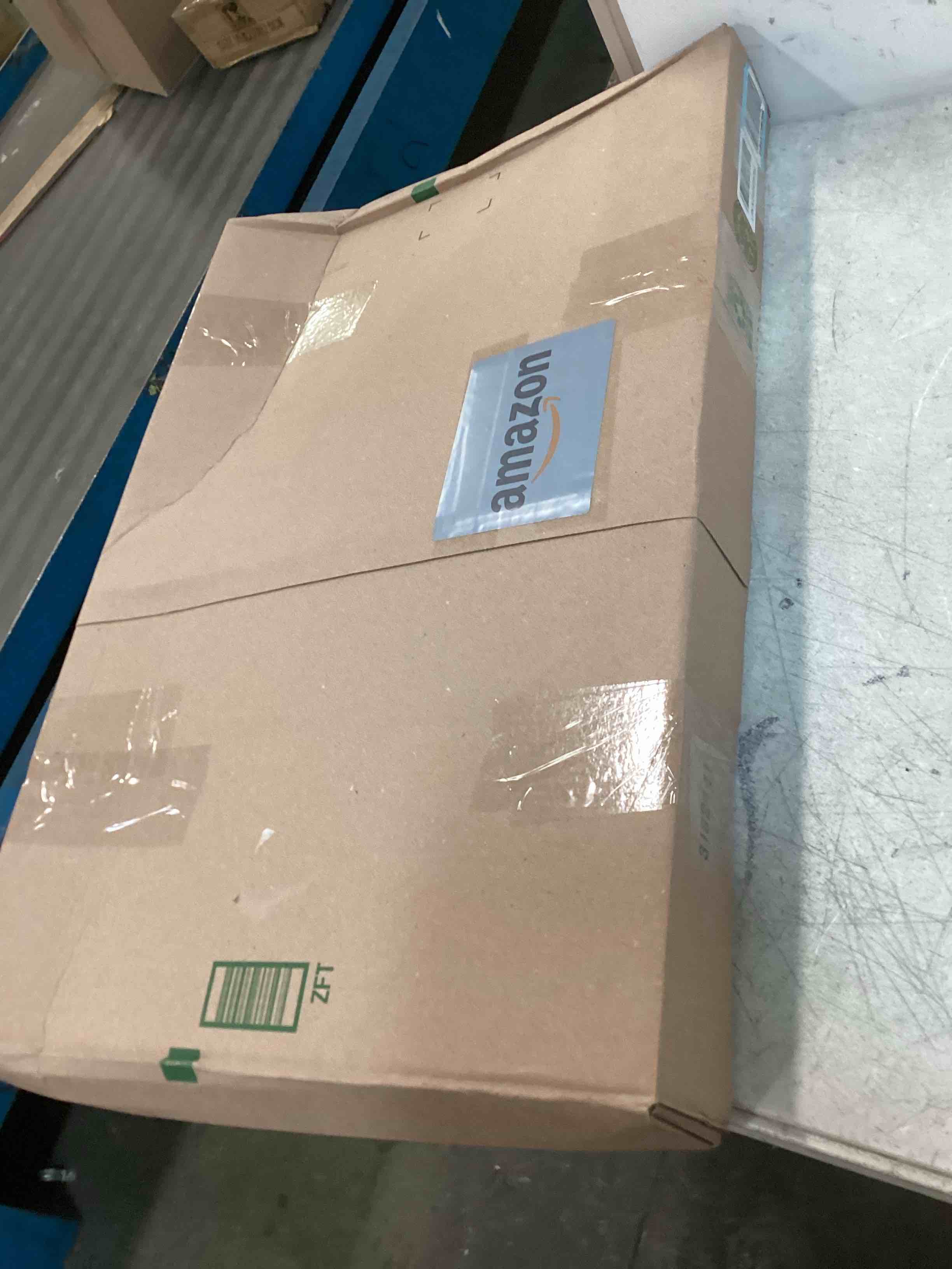 https://s3.amazonaws.com/lotting-images-prod/bidfta/BLU6755954_1721742675405.jpeg