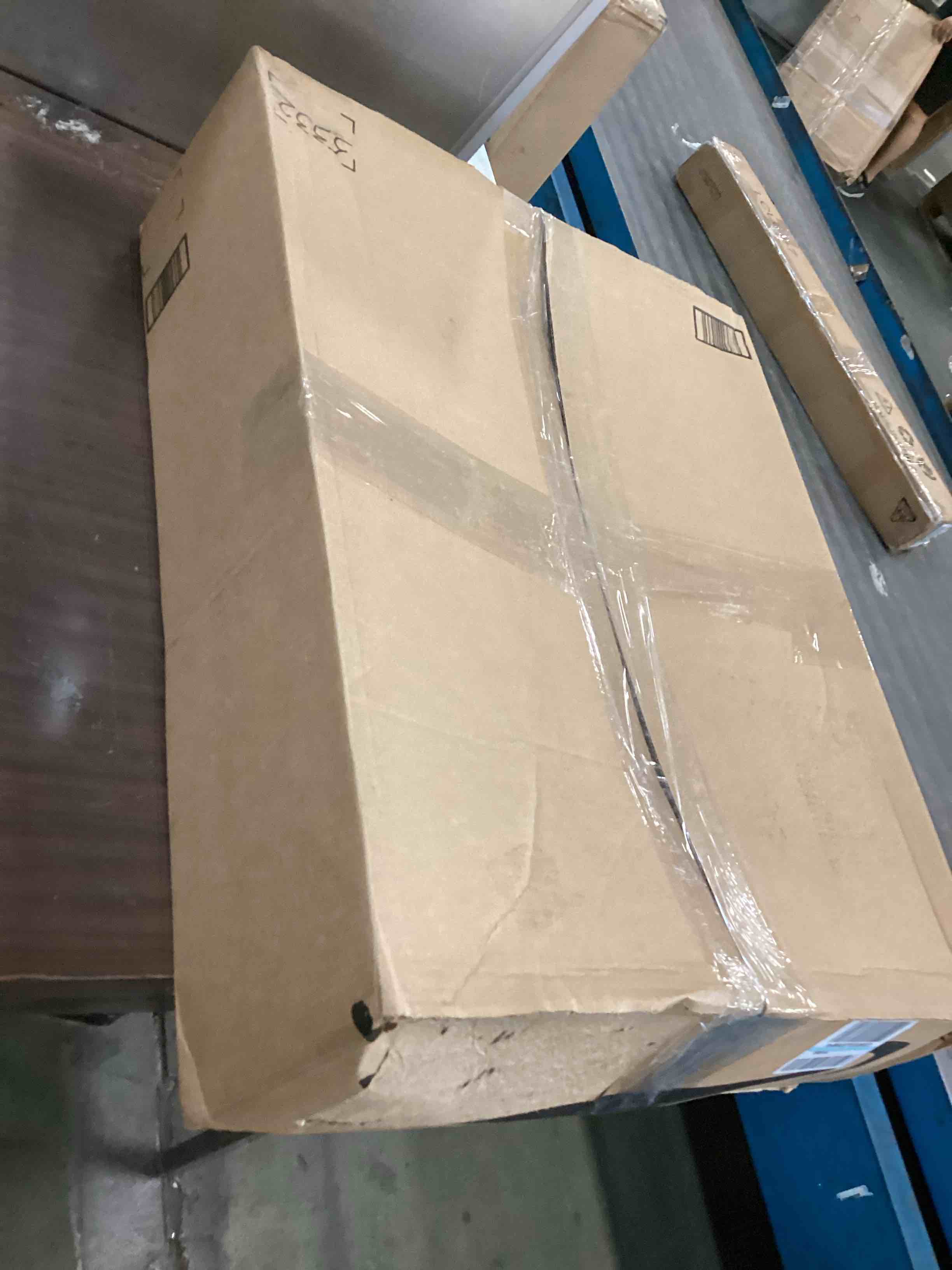 https://s3.amazonaws.com/lotting-images-prod/bidfta/BLU6756327_1721850290660.jpeg