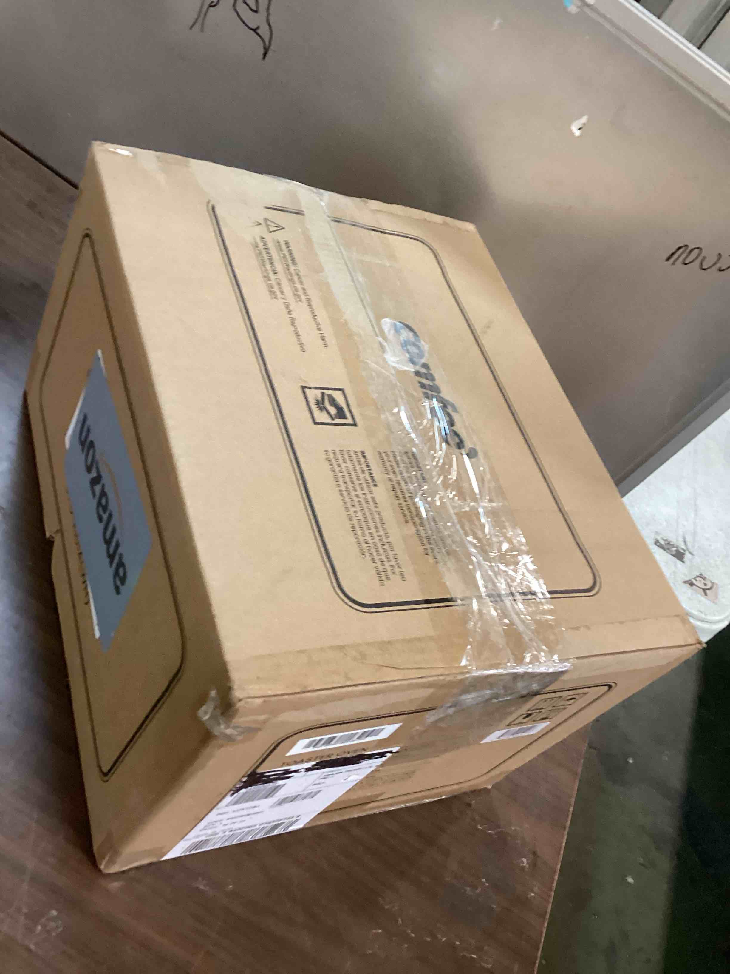 https://s3.amazonaws.com/lotting-images-prod/bidfta/BLU6756338_1721852372420.jpeg